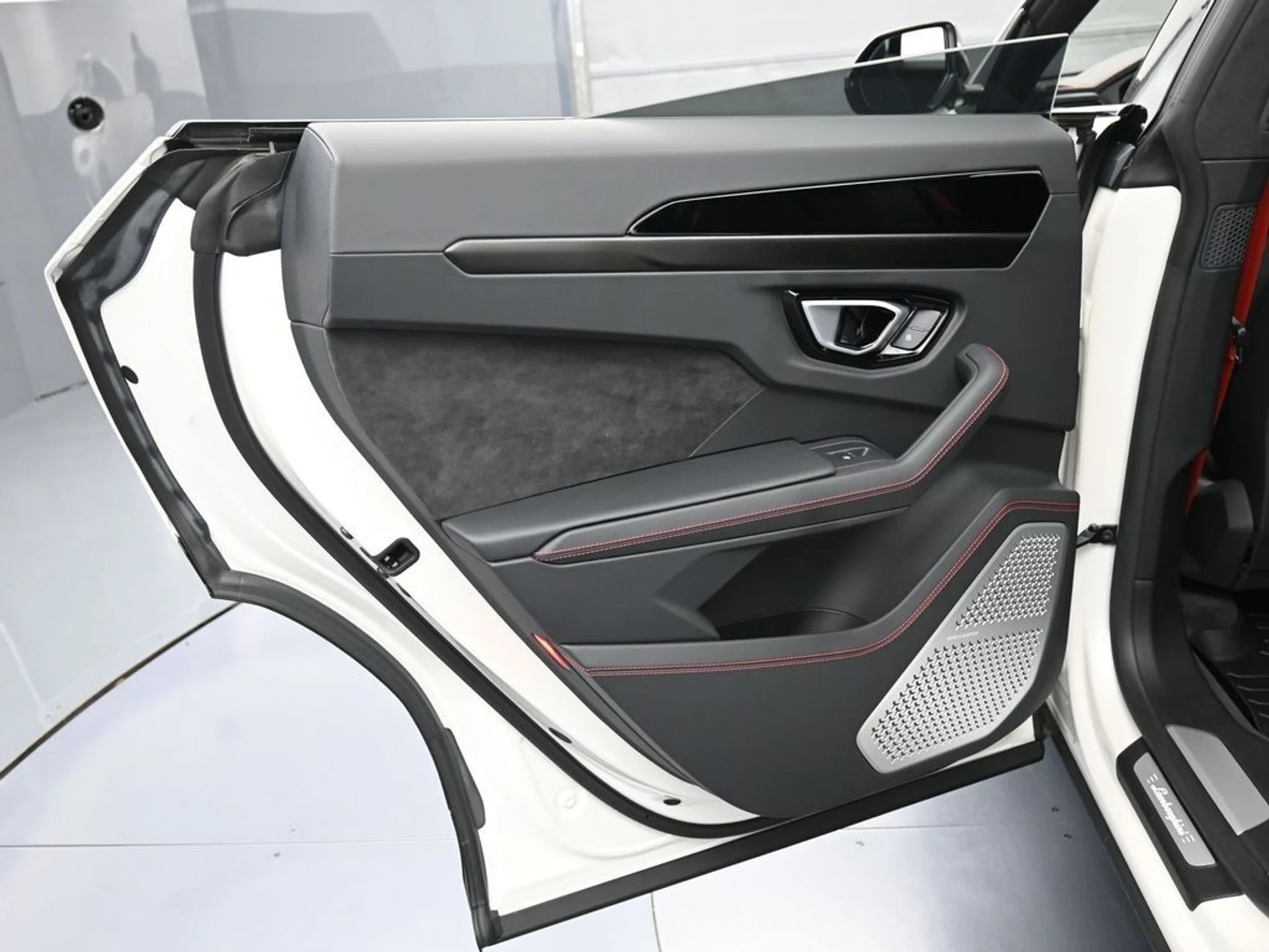 mph025_4028795918_5c3b3602a4919f08dd239f2f6ca83ab3_8f14a9694f