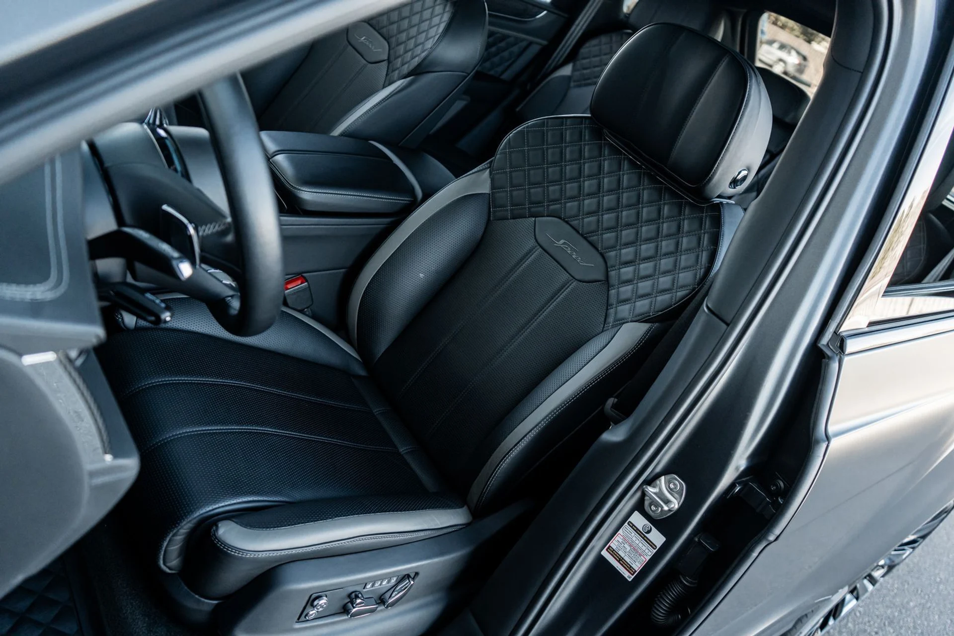 mph025_4029083101_e50f596c_79bc_459b_a8ee_ea4ee33f9cb8_6bee409795