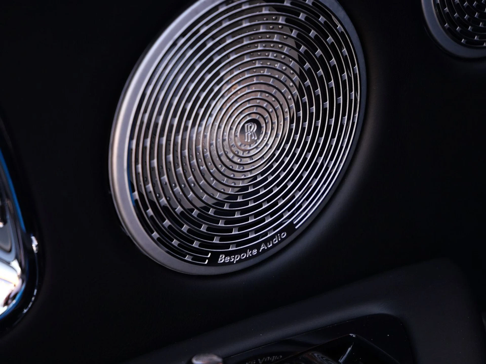 mph025_4031740015_ee919beb002c434adc84fa294fb47ddax_9fee6df4df