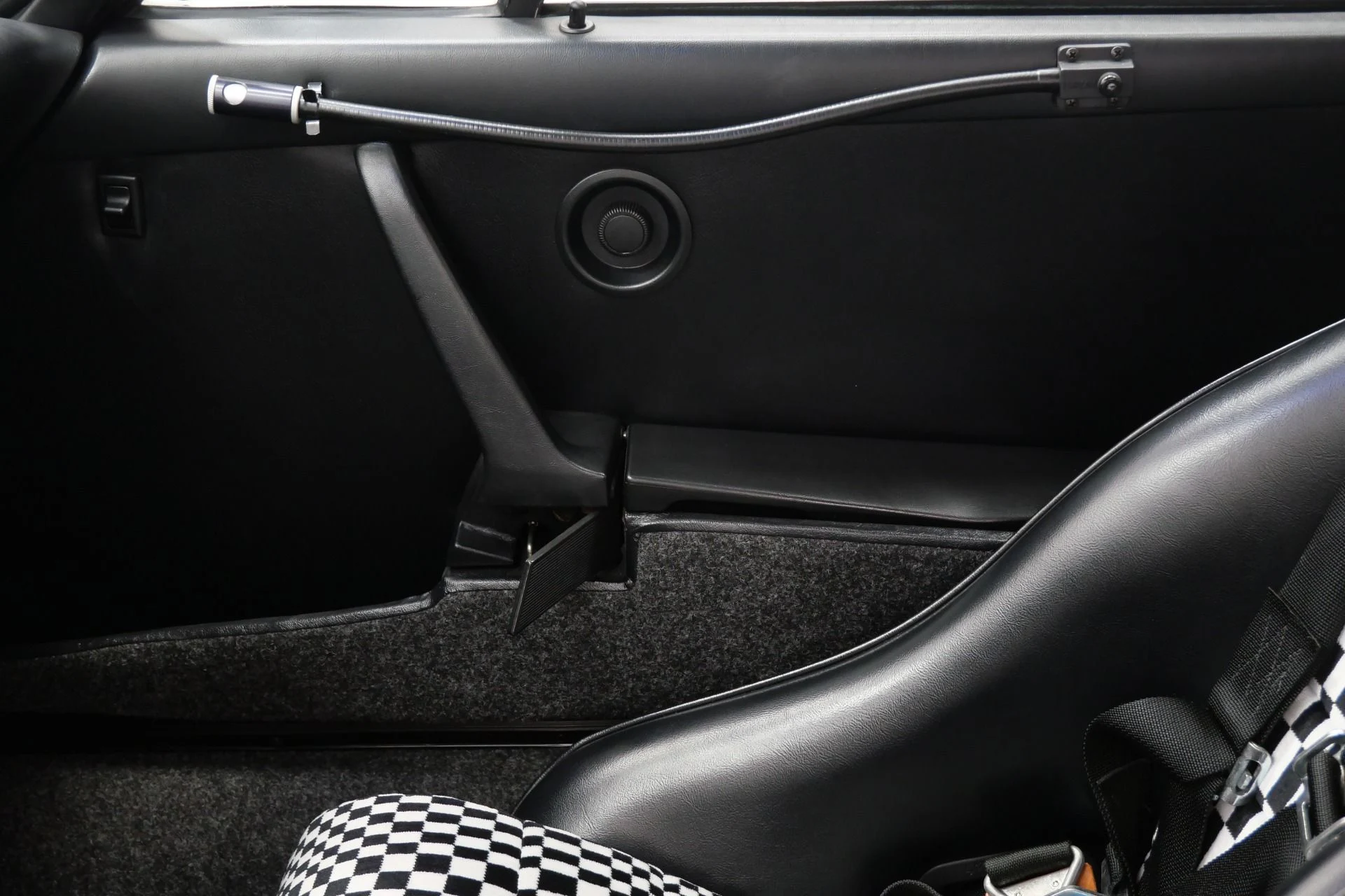 mph025_403677591_Used_1984_Porsche_911_Ro_W_Rallye_Build_Spectacular_Inside_and_Out_1783533920_3551c759fd