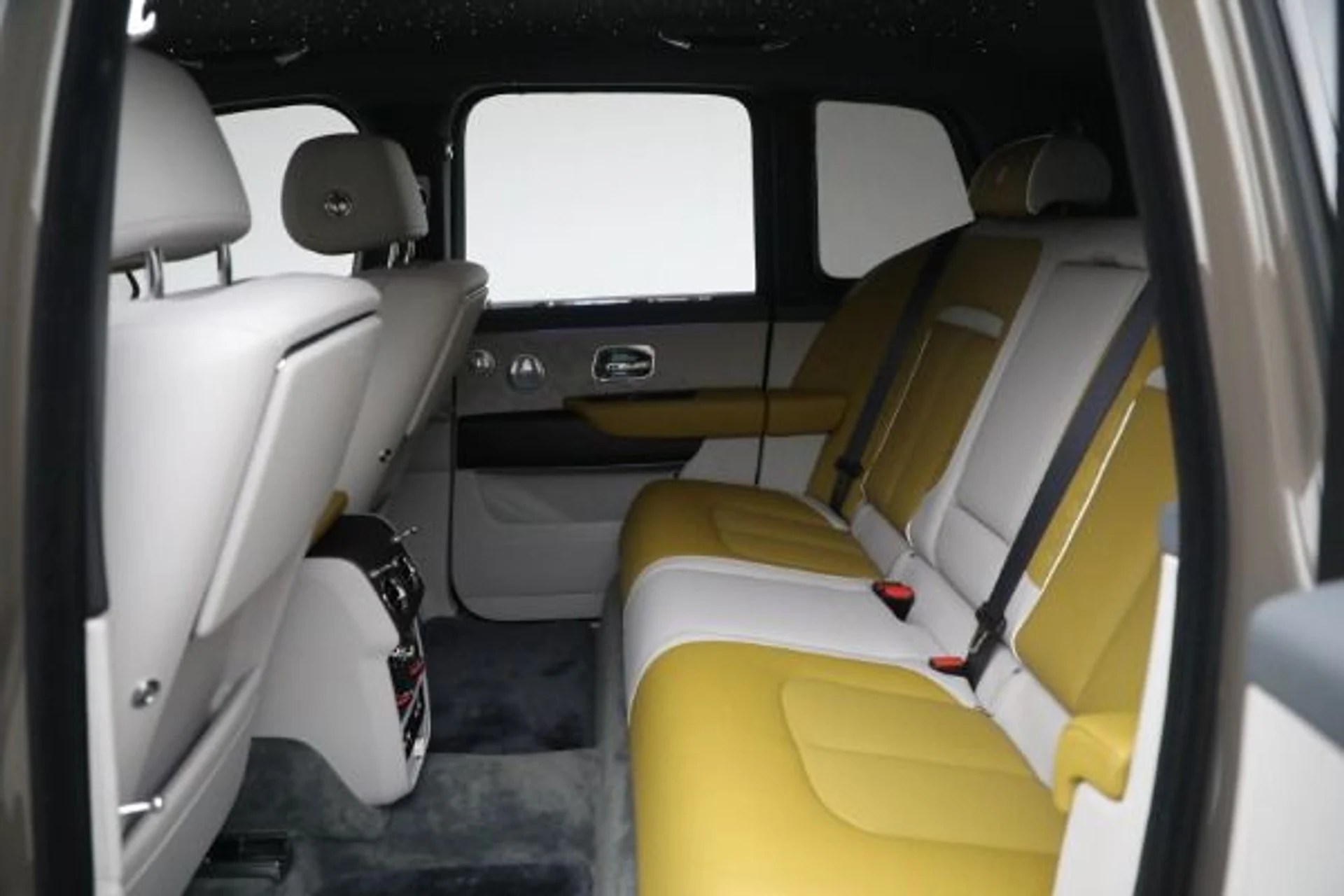 mph025_4036876735_New_2025_Rolls_Royce_Cullinan_2c53cebcc3