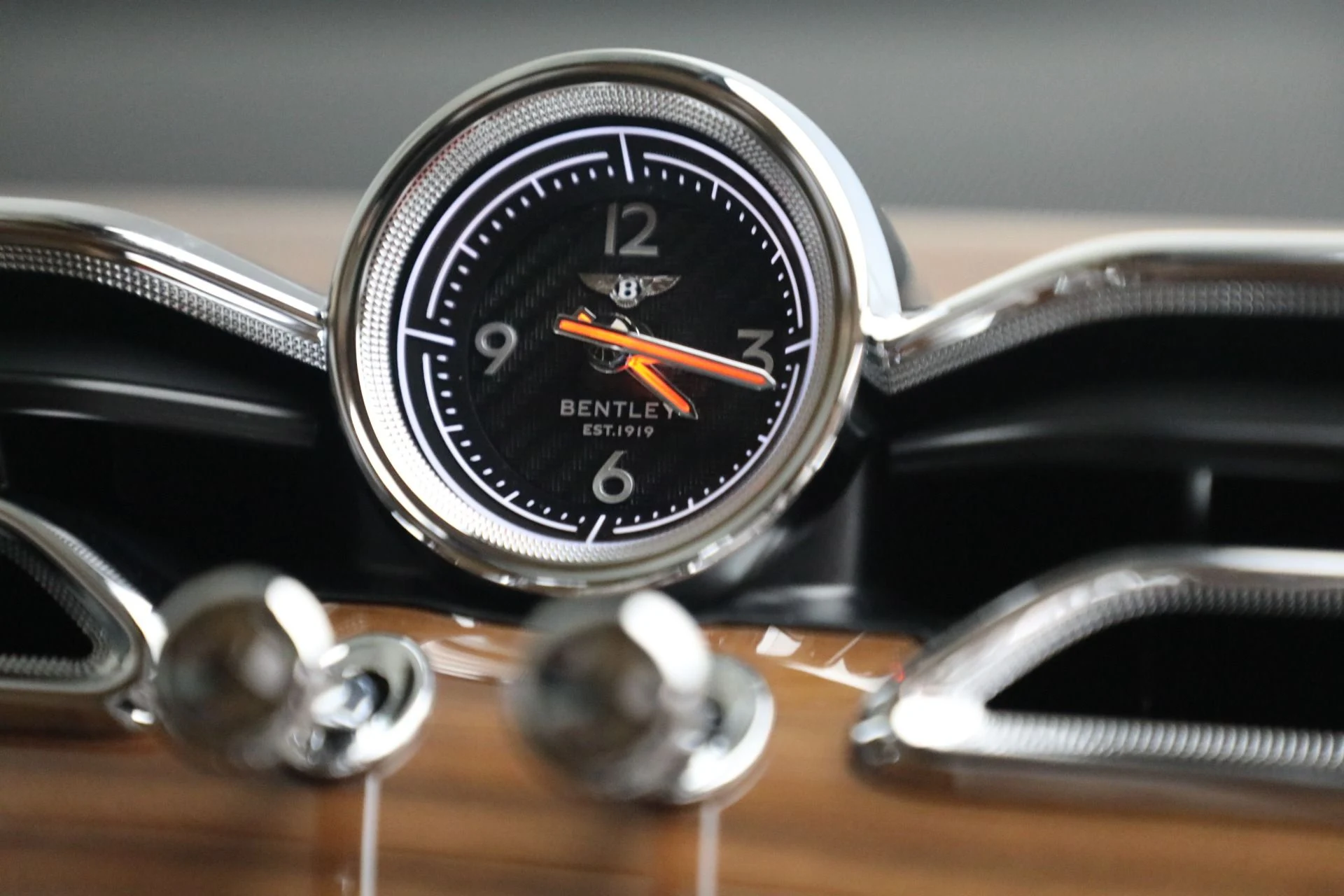 mph025_4046872441_Used_2023_Bentley_Bentayga_Azure_Hybrid_44c5ca31da