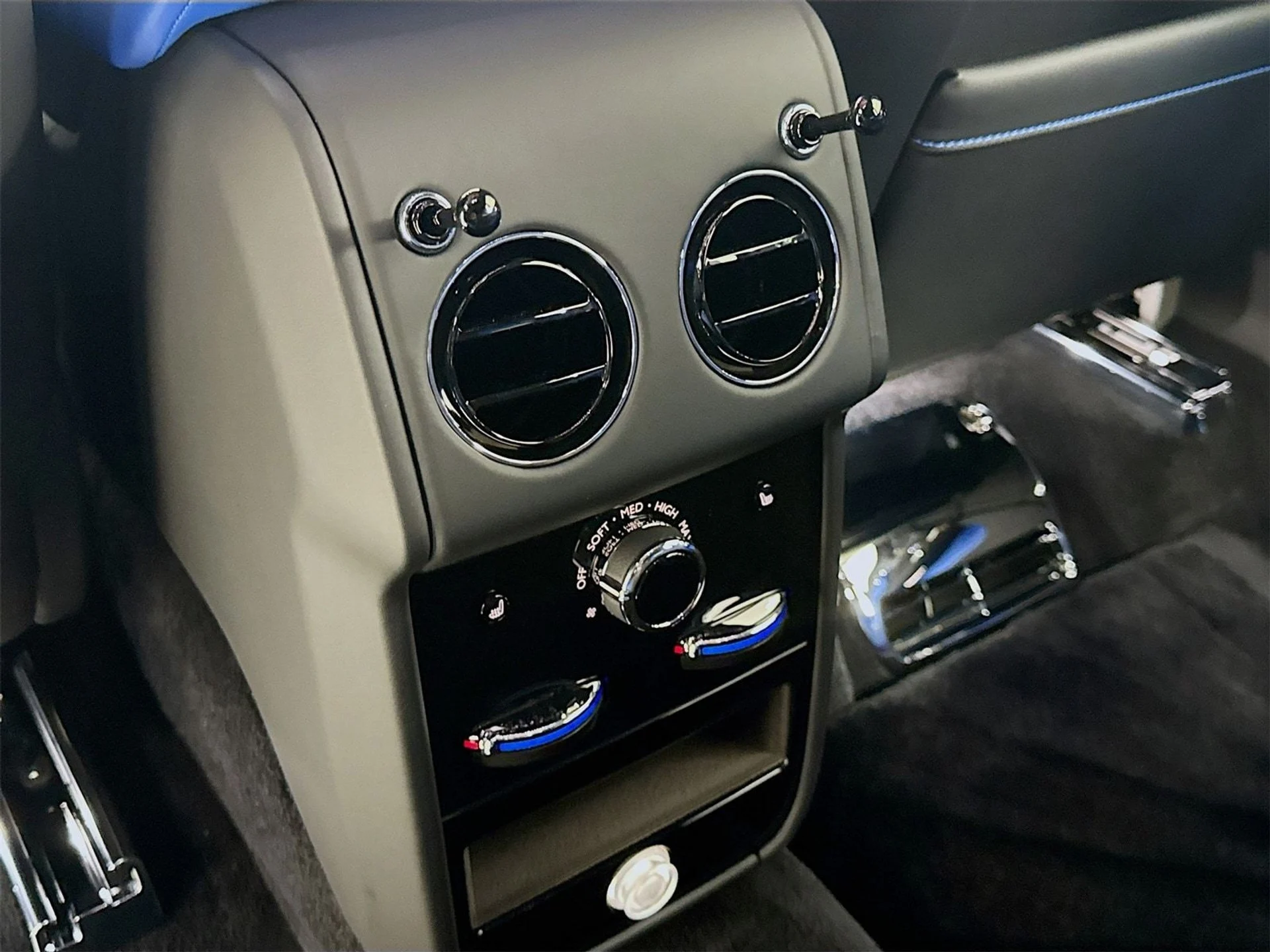 mph025_4055919109_c54c8816059ab33dd1303bd49fd13c86x_f9ddf82a6f