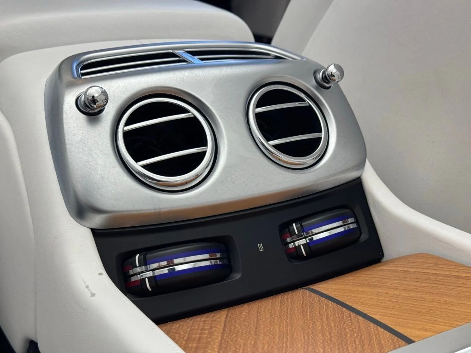 mph025_4059430223_623ixqa3xozdr48w6vz8k5qfxq08_0e38e38d4a