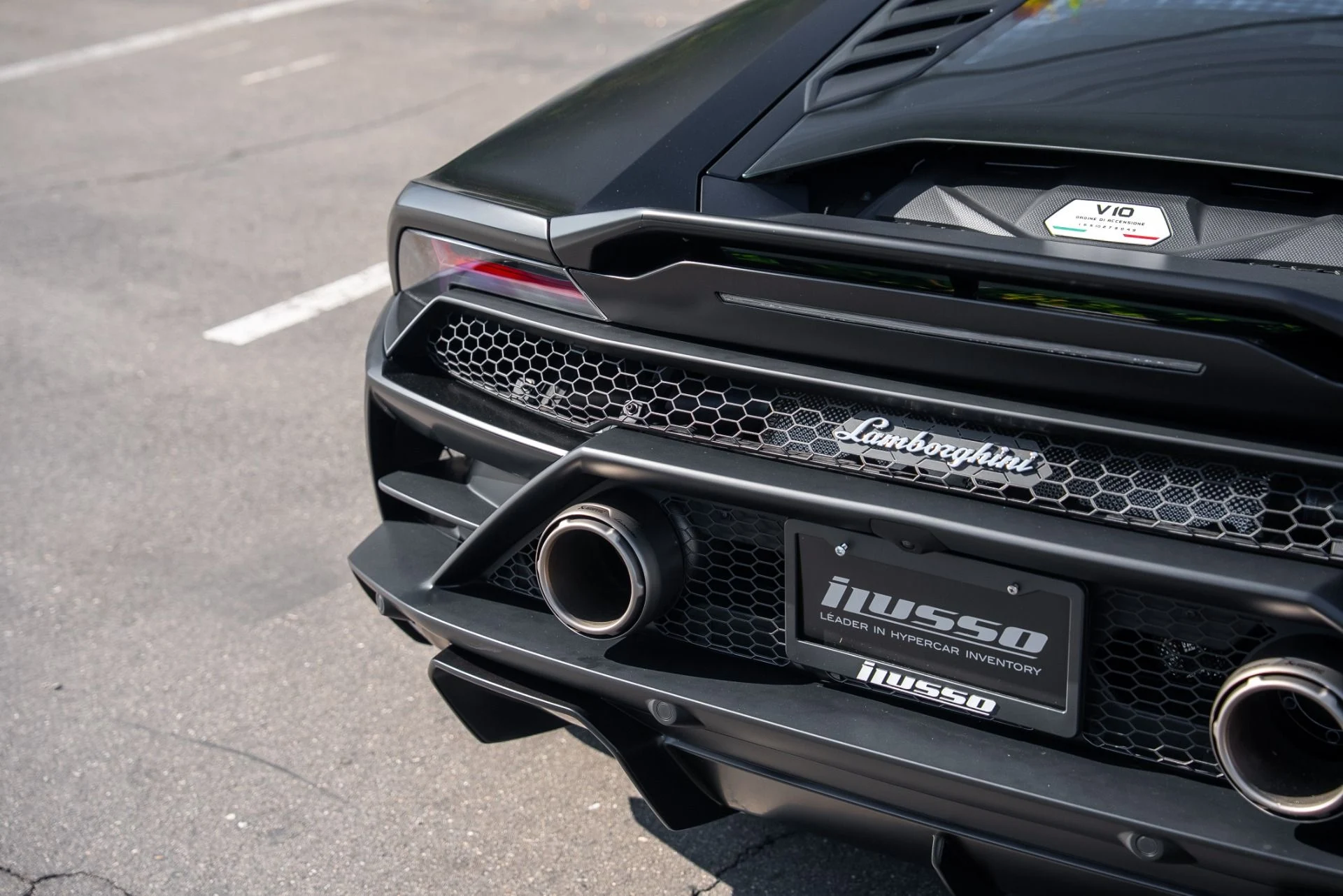 mph025_4061226838_Used_2022_Lamborghini_Huracan_EVO_1762801553_1ca3778bd3