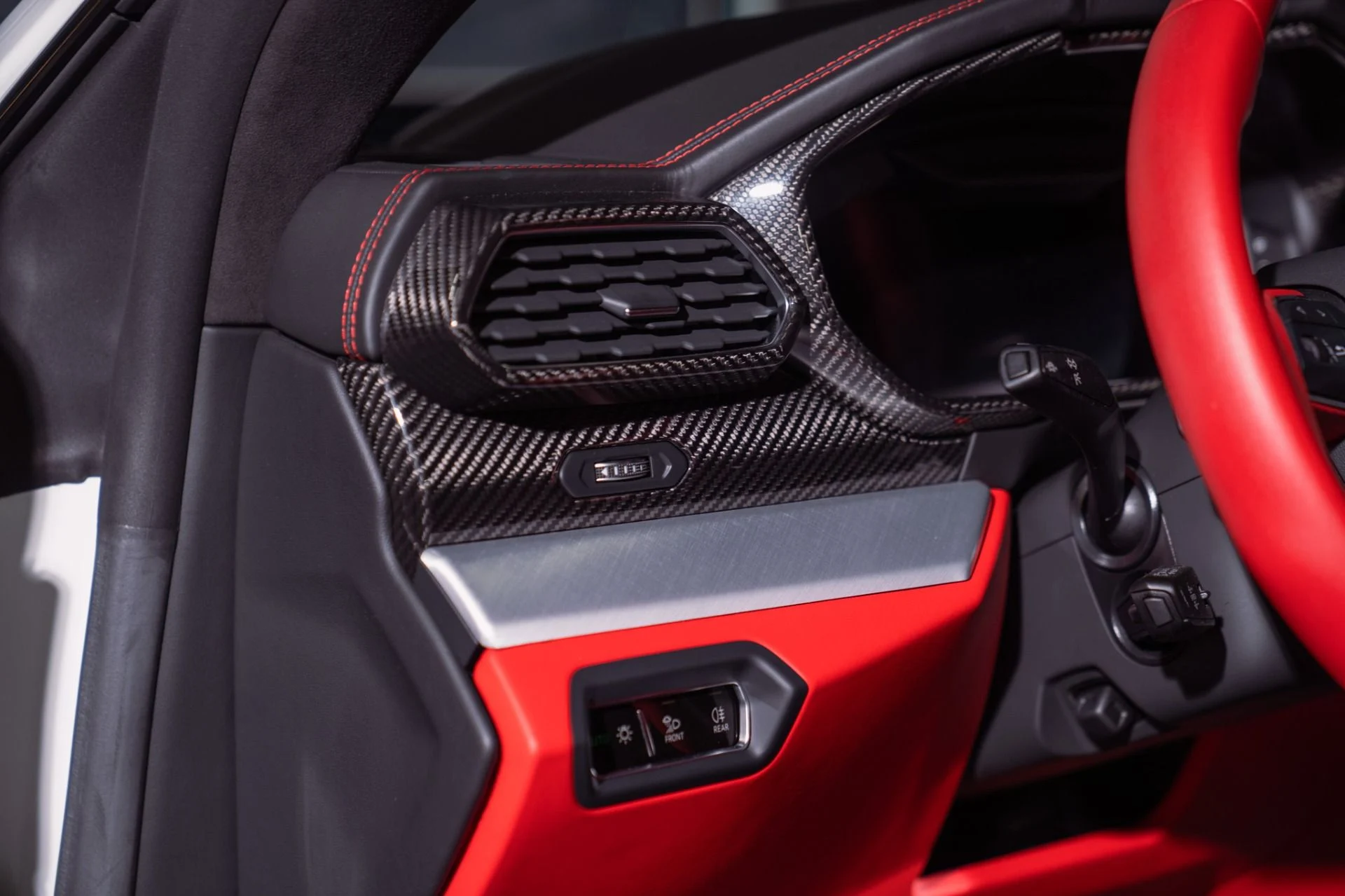 mph025_4062148104_Used_2022_Lamborghini_Urus_Full_Carbon_Interior_Package_1792210428_a94f480ba6