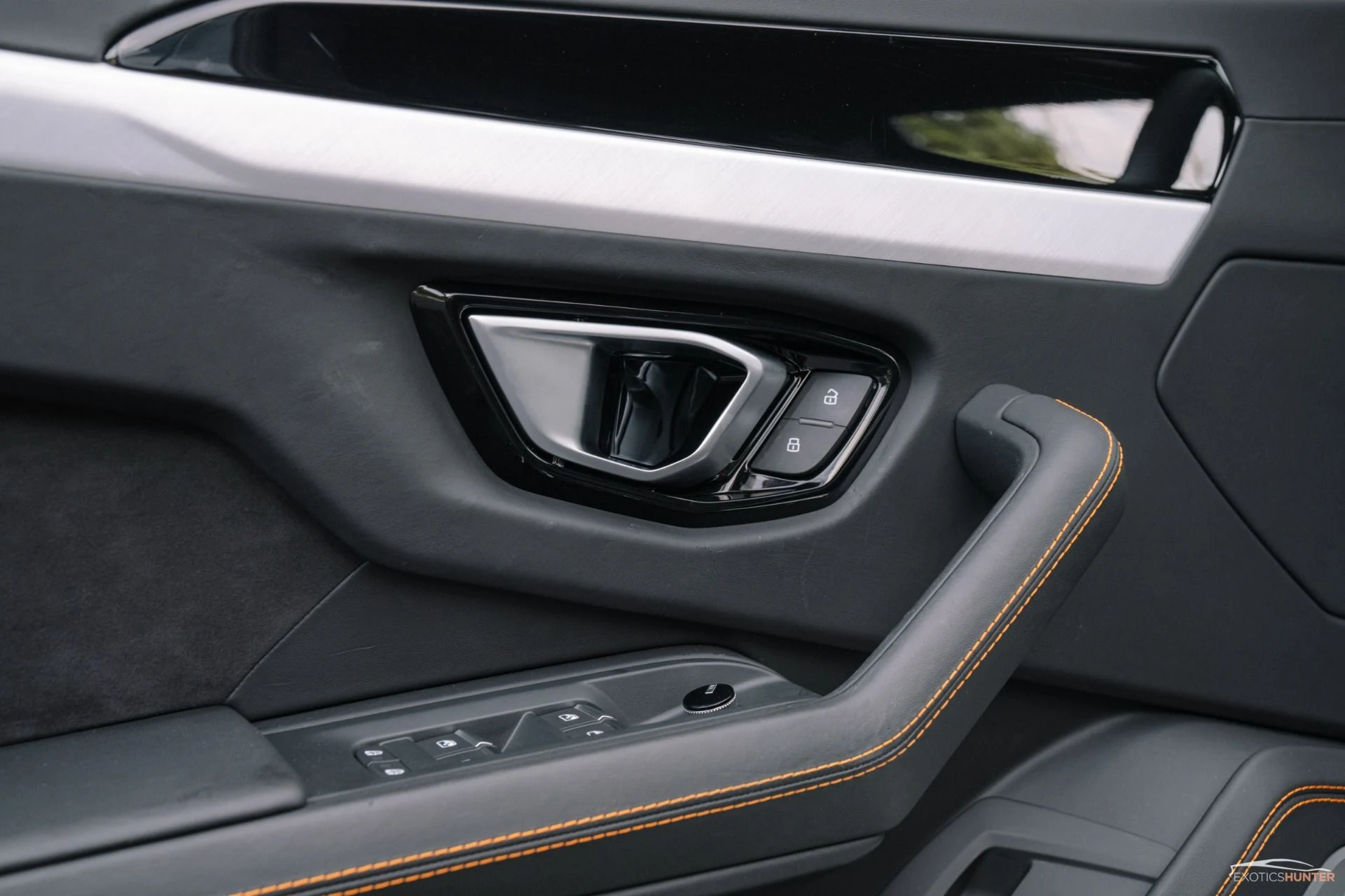 mph025_4063668120_Used_2021_Lamborghini_Urus_w_Bang_Olufsen_Advanced_Sound_Parkassist_1758750704_7236011b6f