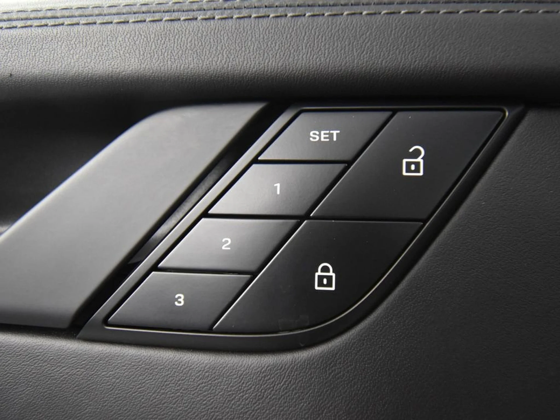 mph025_4065120780_0c3828ee3b11a5d272d50f092f834043x_39ded57328