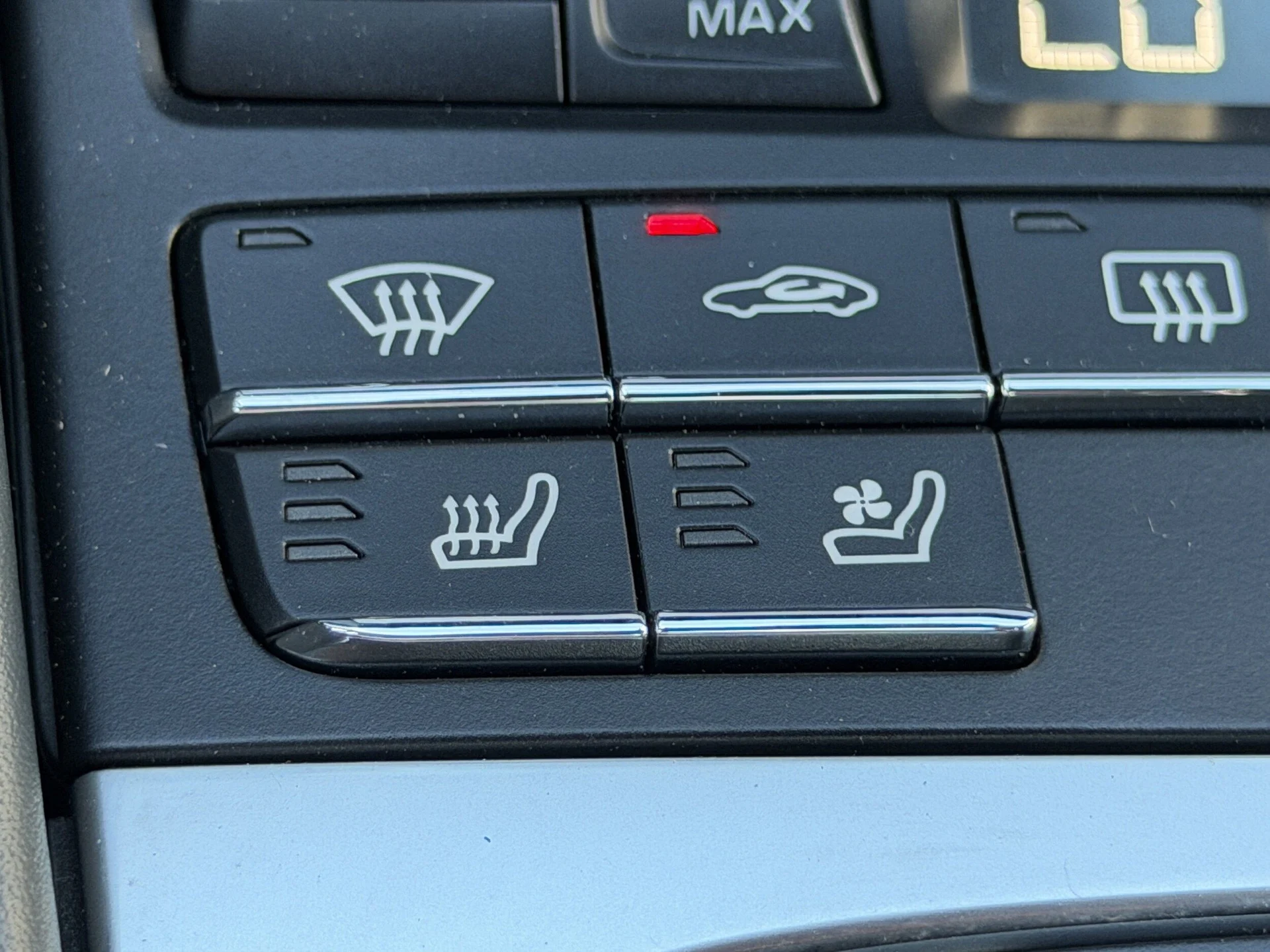 mph025_406534722_5e77a45233bbf5c37f4073aa64750691x_7bc78453f1