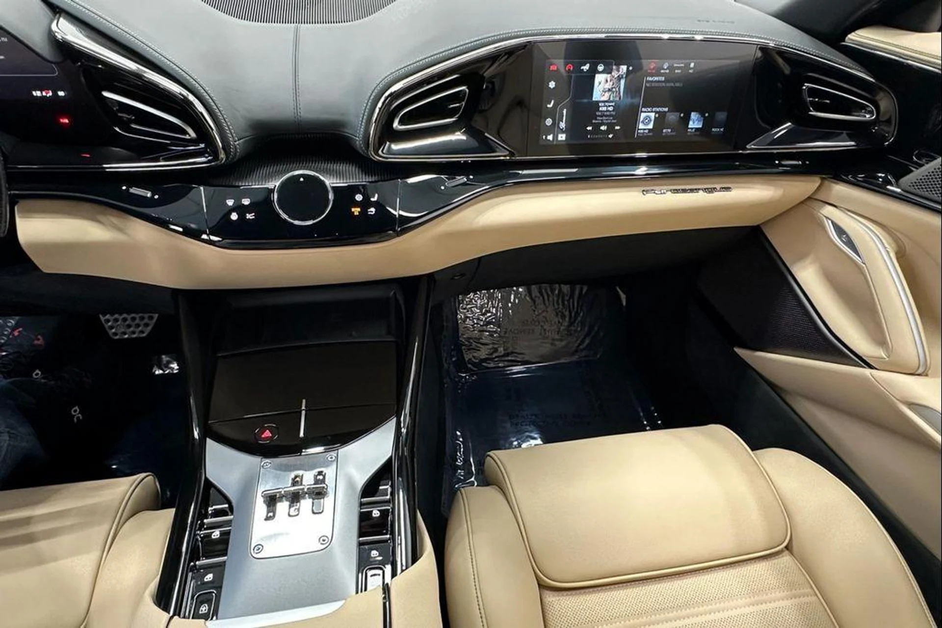 mph025_4070450177_p_ZM_Ni_VA_Hnn_Ru_KE_Eo_Q_Cb_Mm_IV_gls_0bacb90685