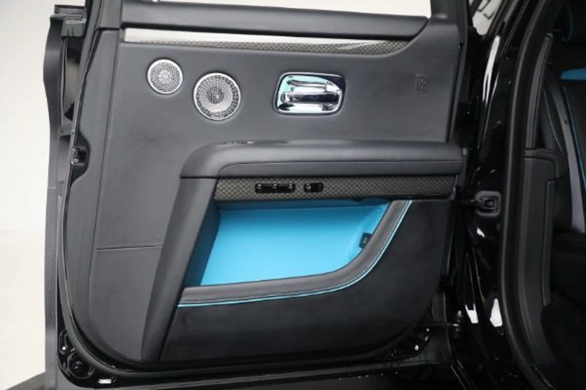 mph025_4072540153_Used_2022_Rolls_Royce_Black_Badge_Ghost_ed608bed6f