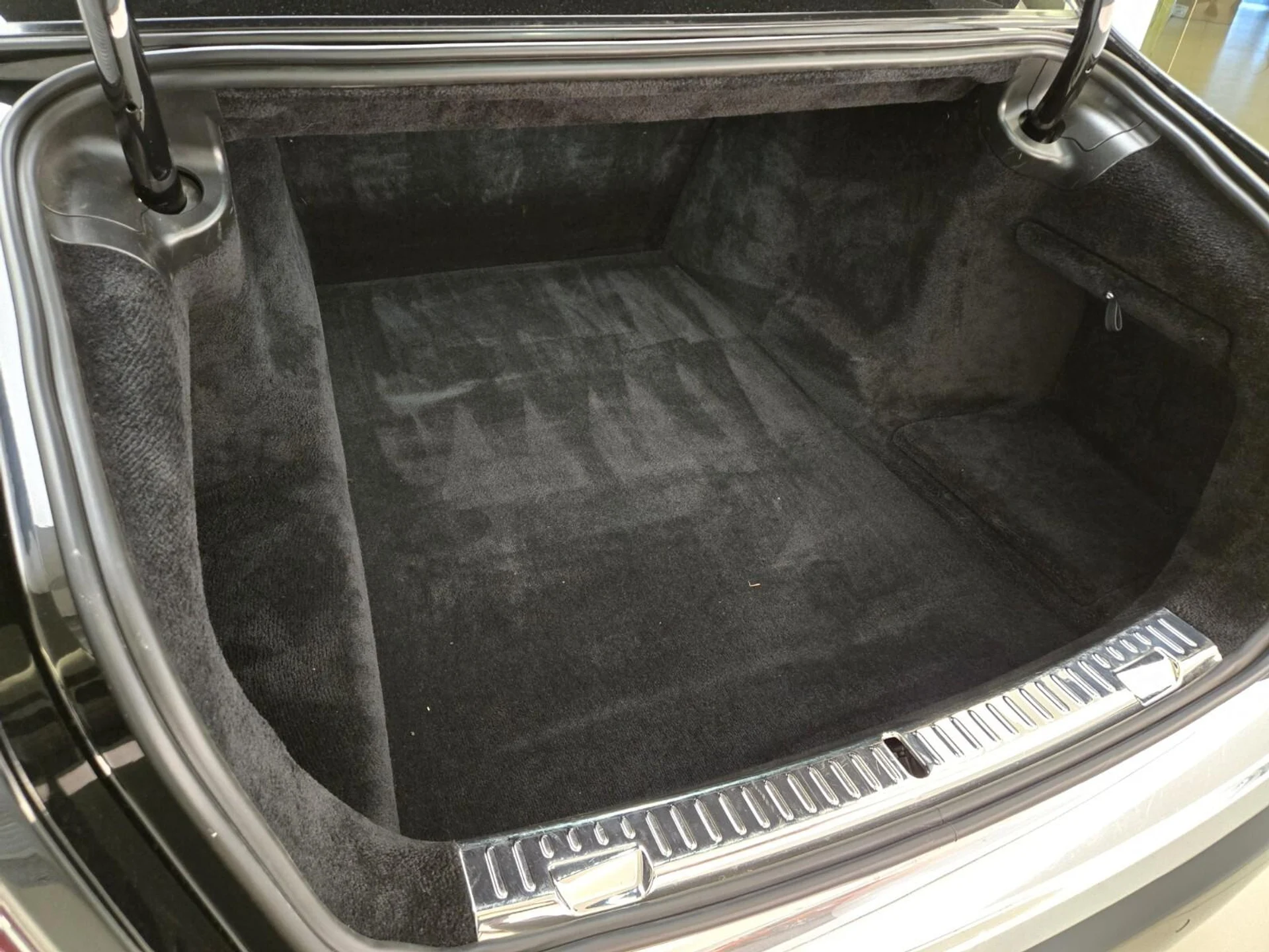 mph025_4073629348_Used_2020_Rolls_Royce_Phantom_1759992251_12cc6facfa