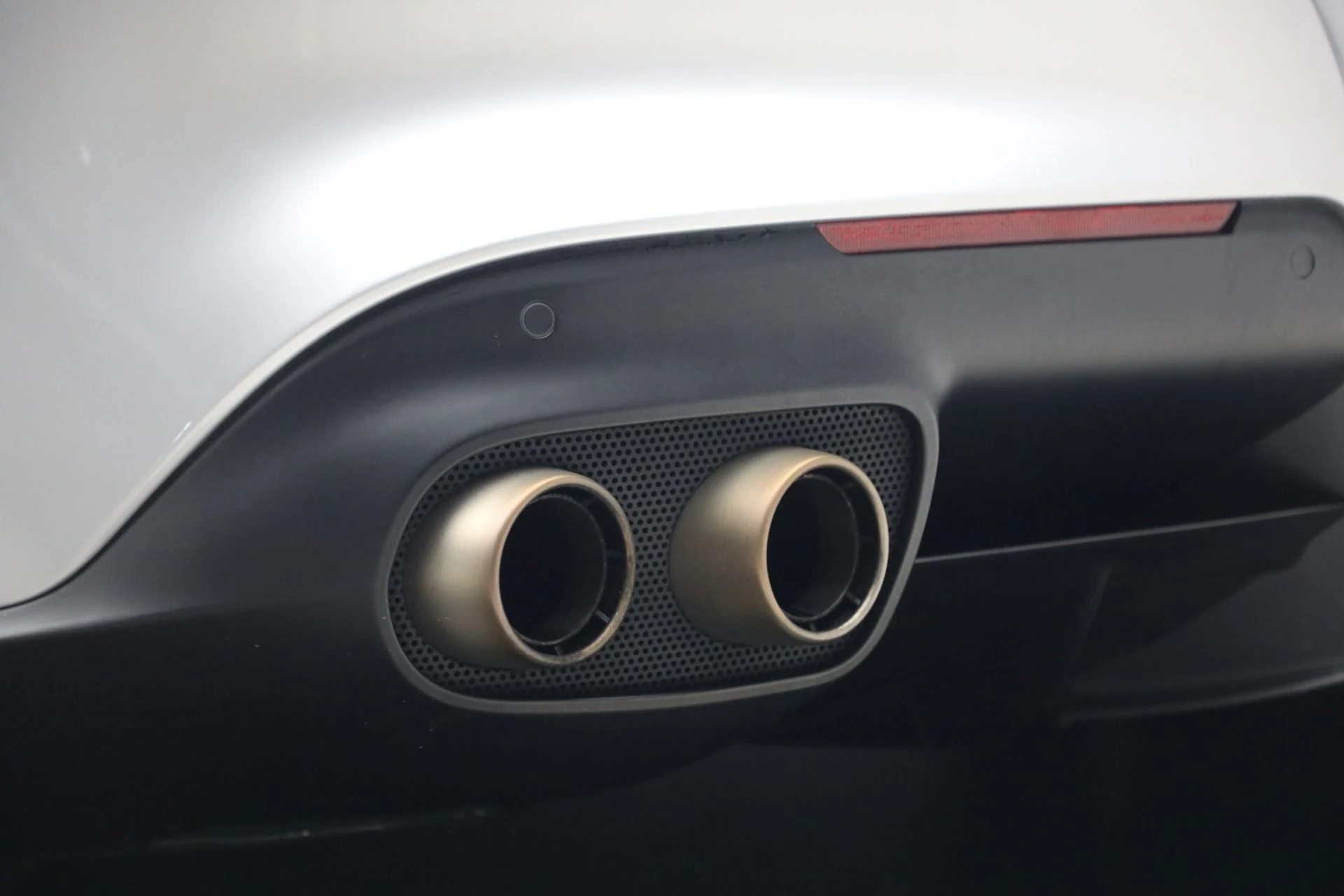 mph025_4075491691_Used_2014_Ferrari_F12berlinetta_1793370503_d3a8d4d568