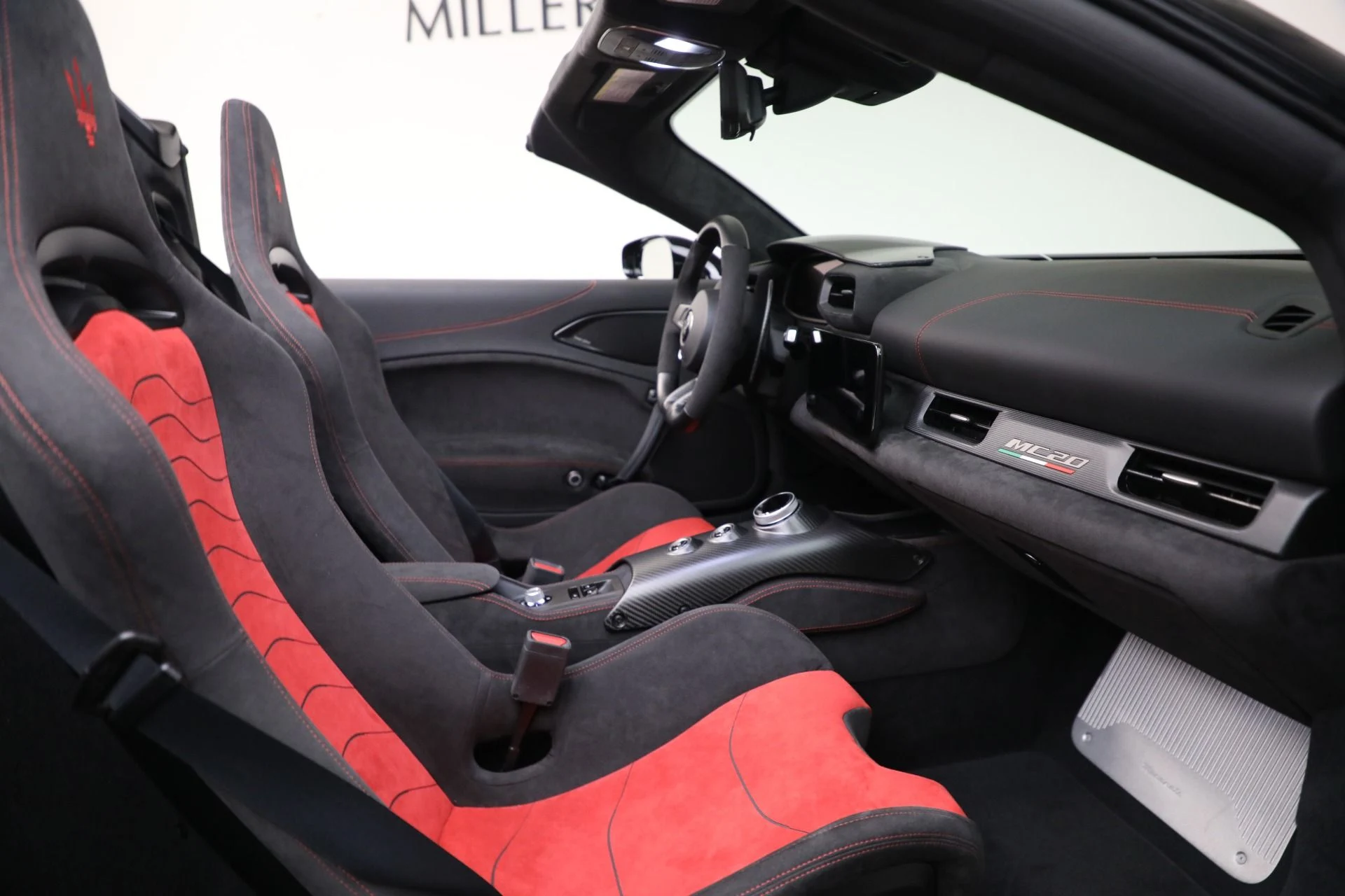 mph025_4076427800_New_2024_Maserati_MC_20_Cielo_1761319231_1f555d4a37