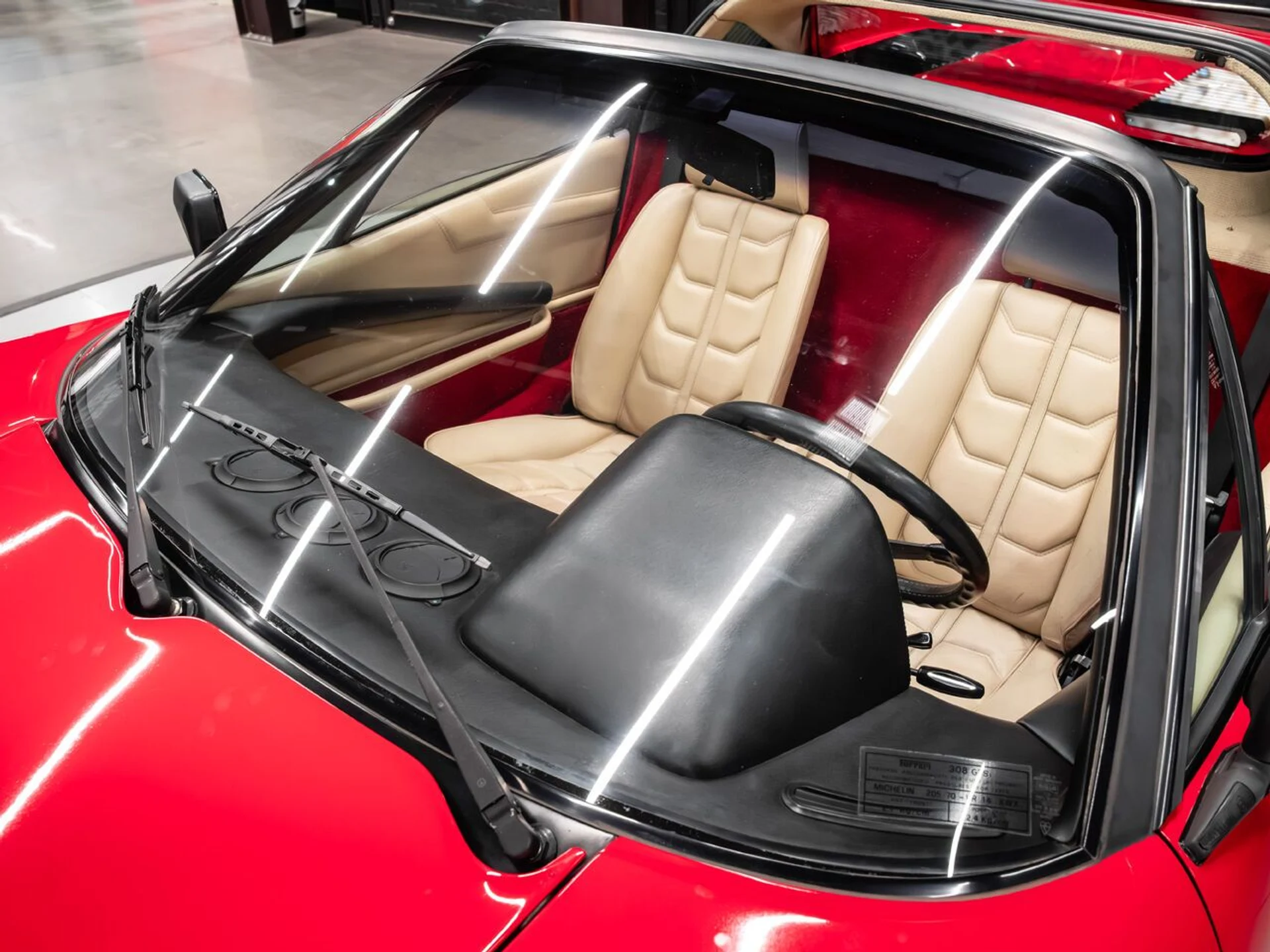 mph025_4083402104_ferrari_308_gtsi_1982_660c64550d