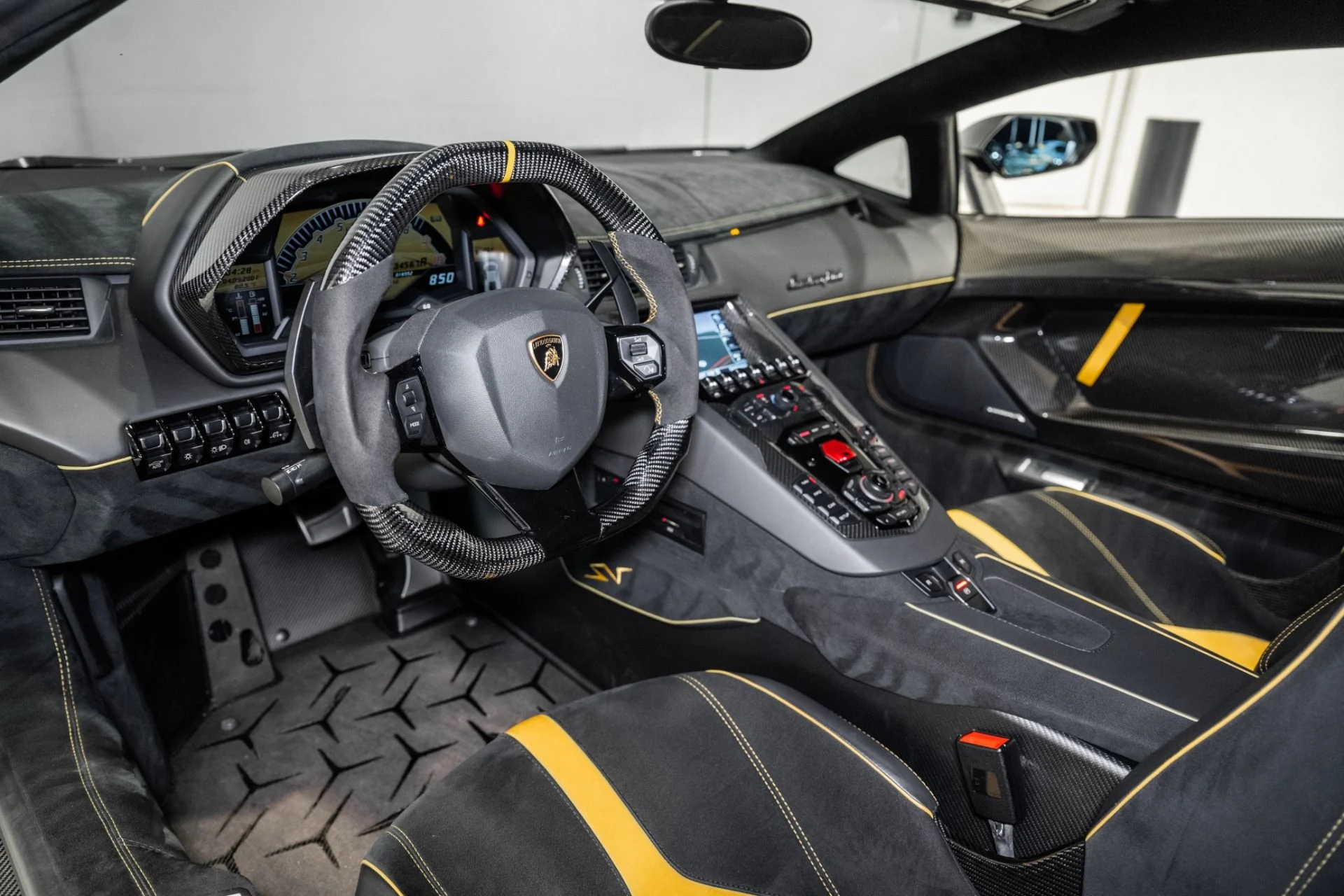 mph025_4092750018_Used_2016_Lamborghini_Aventador_LP_750_4_SV_Coupe_1783114442_e2a78179dd