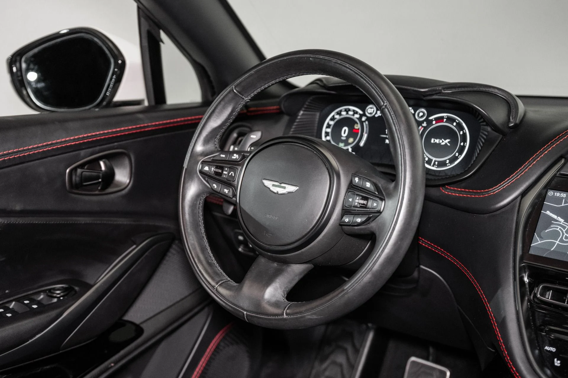 mph025_4102982724_Used_2023_Aston_Martin_DBX_1759420247_39a9d716d3