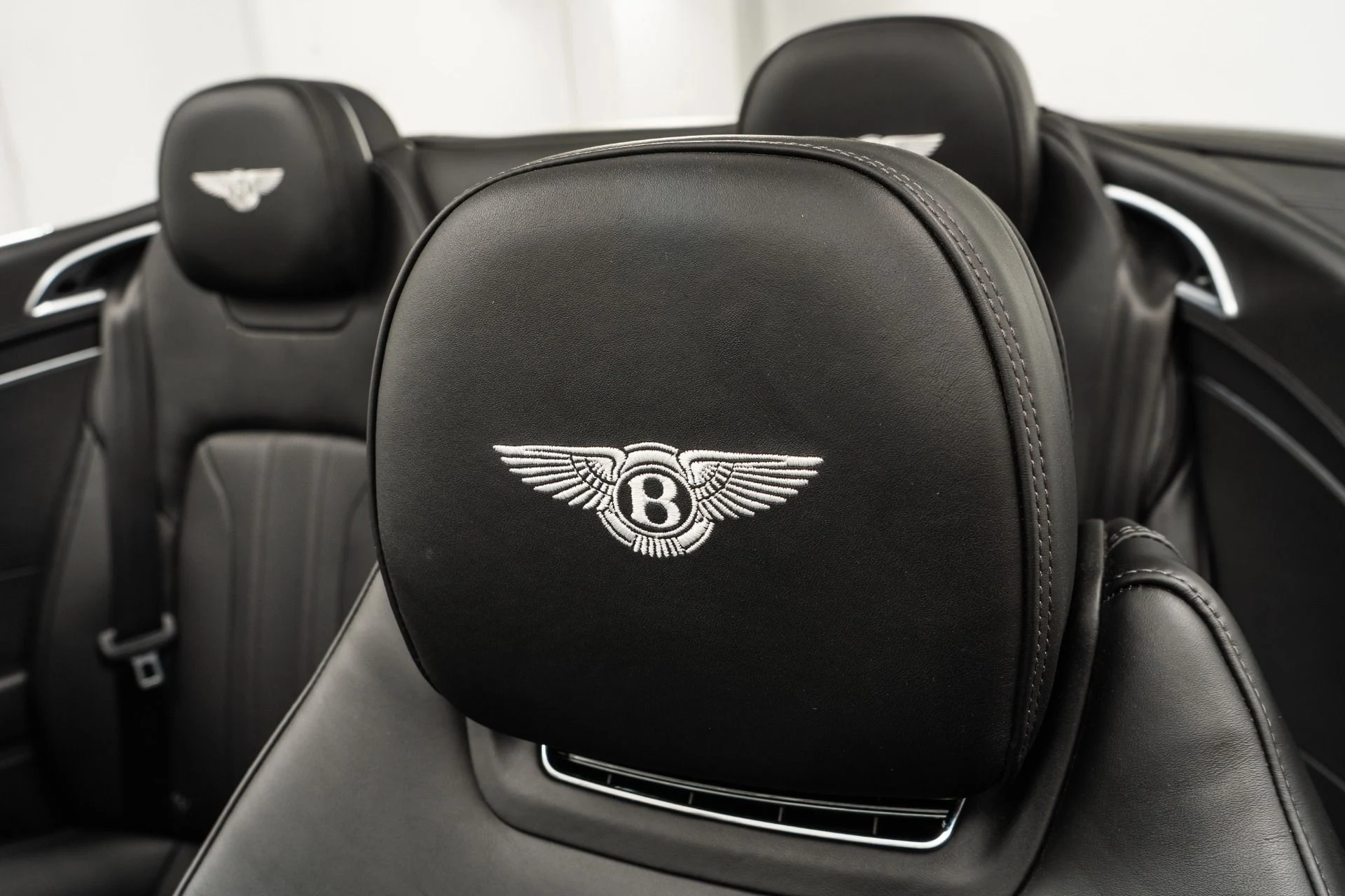 mph025_4116708113_Used_2020_Bentley_Continental_GTC_V8_1742312525_495a6411c1