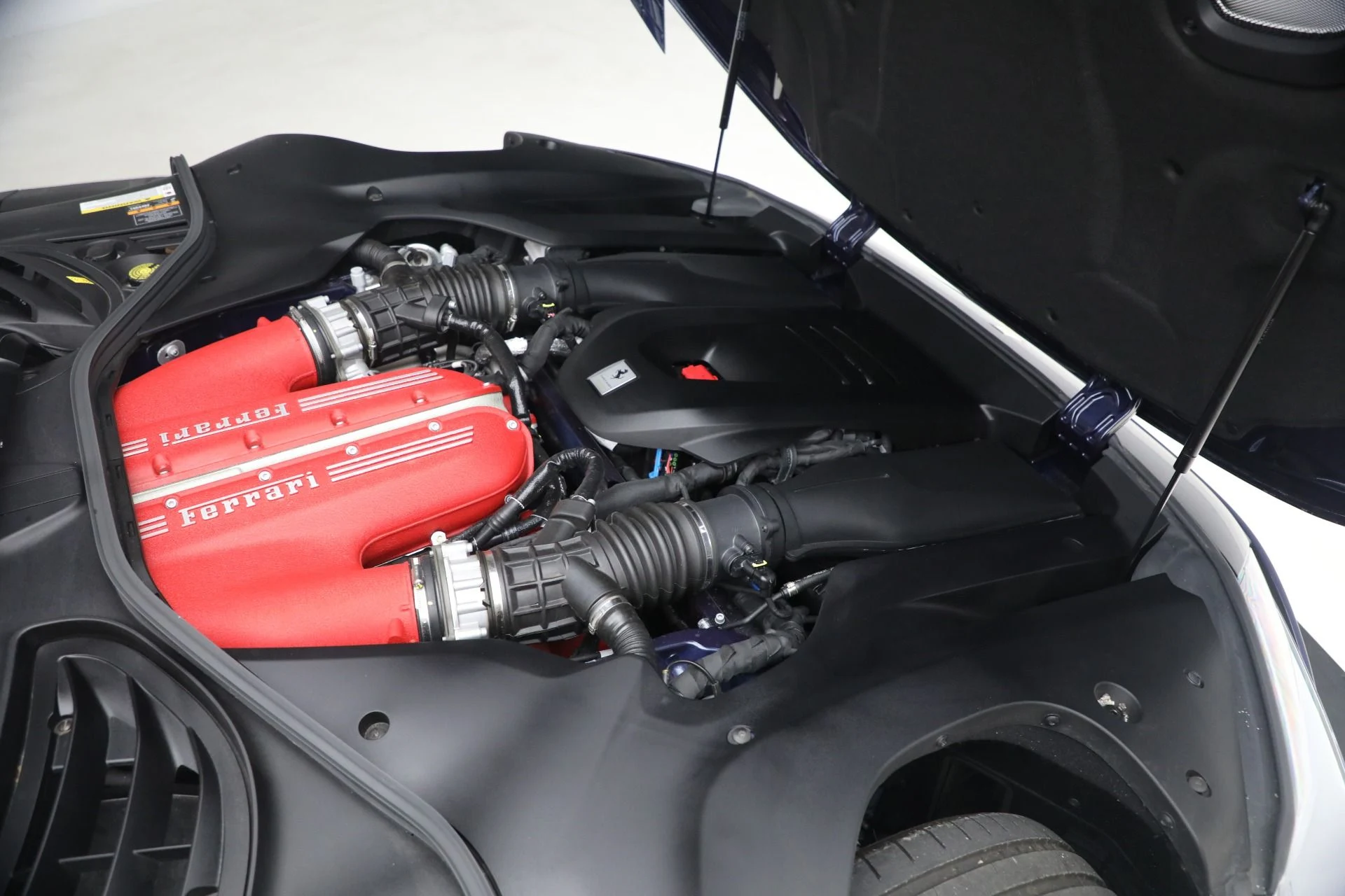 mph025_4136363752_Used_2025_Ferrari_12_Cilindri_1790609468_aa8e7155b0
