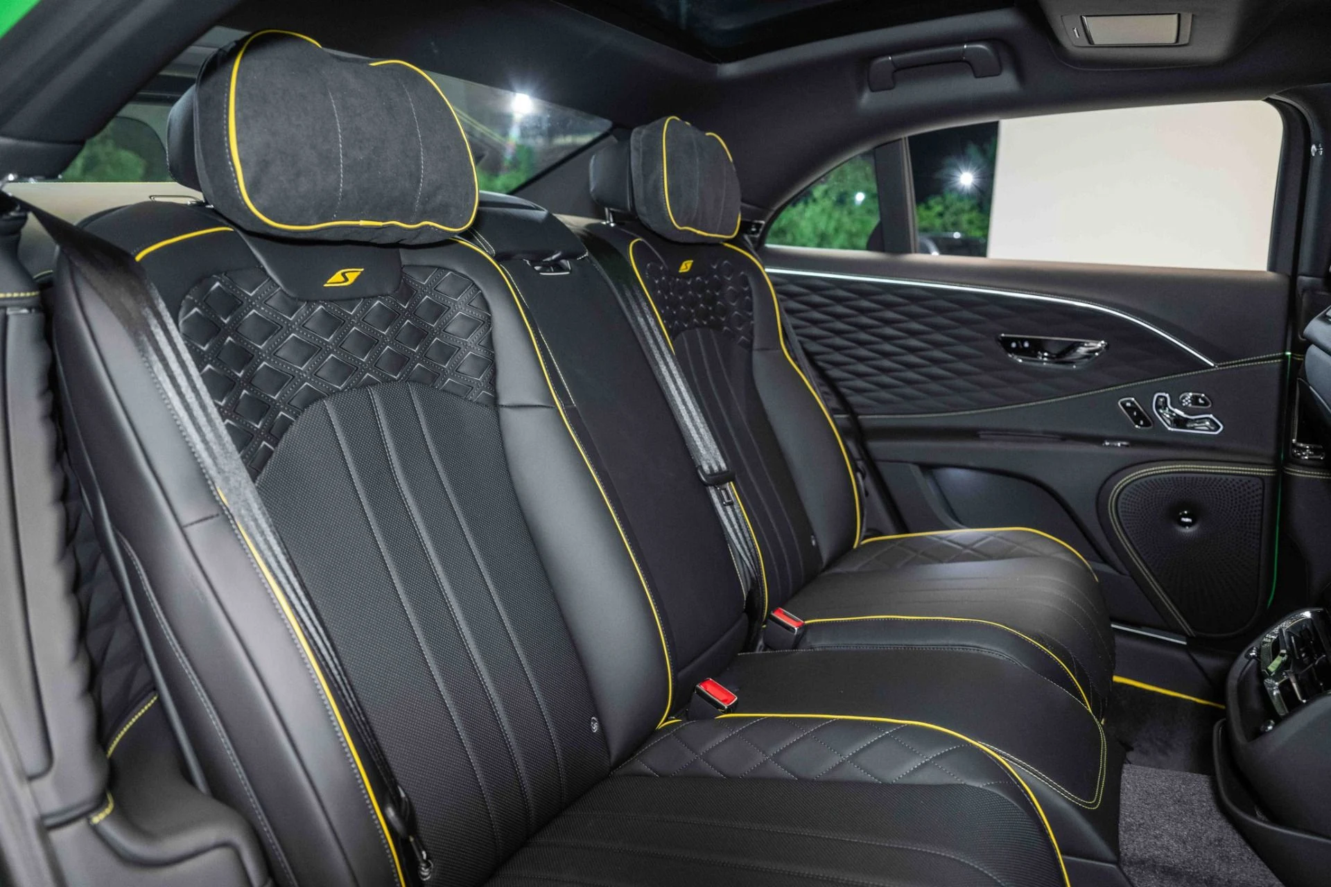 mph025_4143844155_Used_2024_Bentley_Flying_Spur_S_Hybrid_1749914202_4fd8c2e470