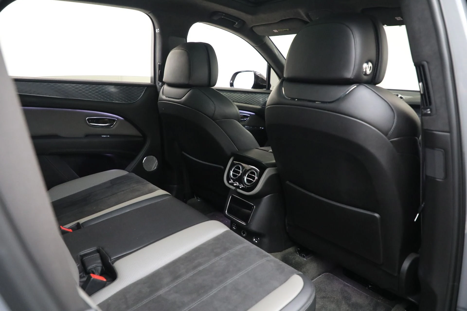 mph025_4147281428_Used_2022_Bentley_Bentayga_S_V8_70689dce8a