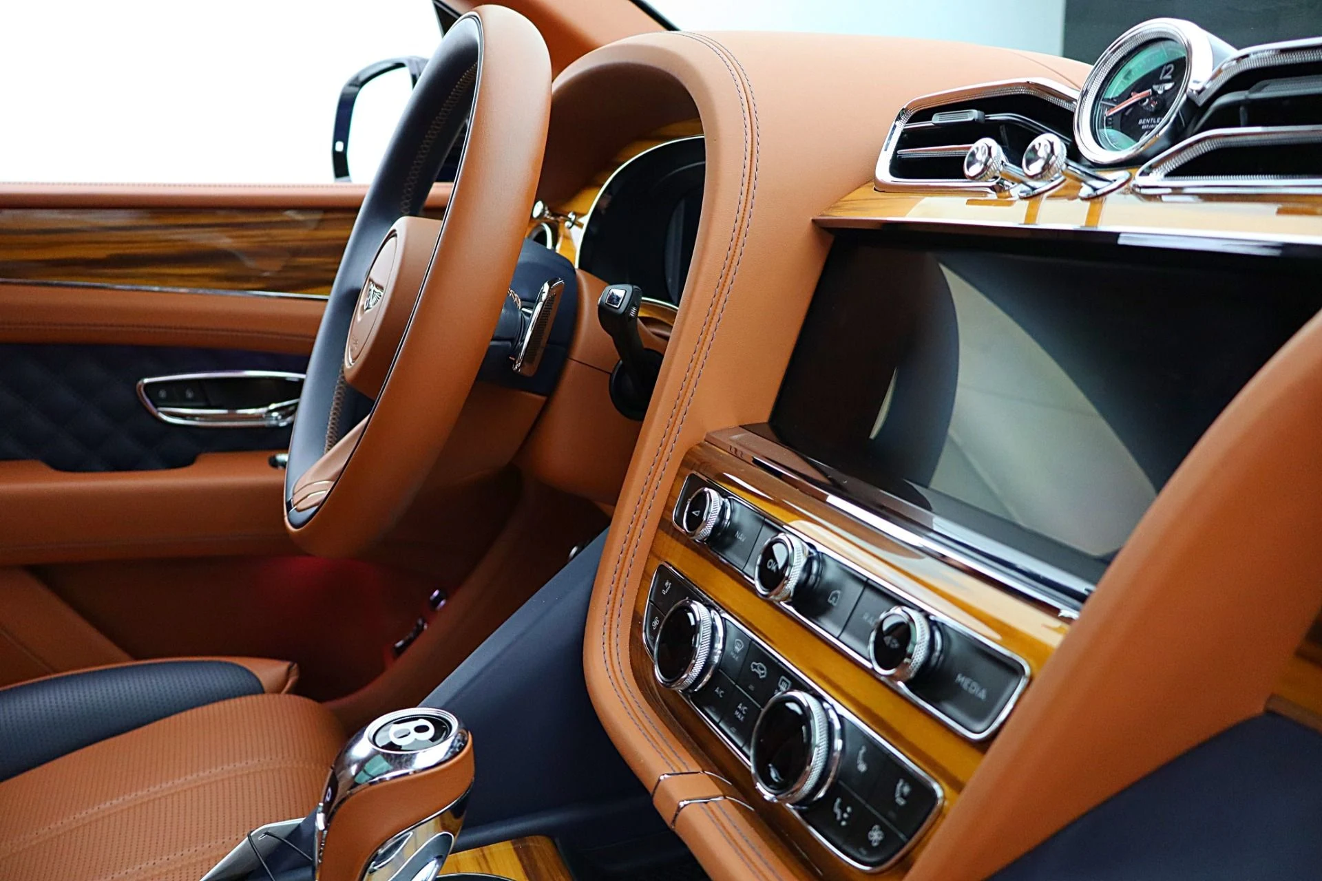 mph025_4153450092_Used_2022_Bentley_Bentayga_S_V8_f398a61a5b