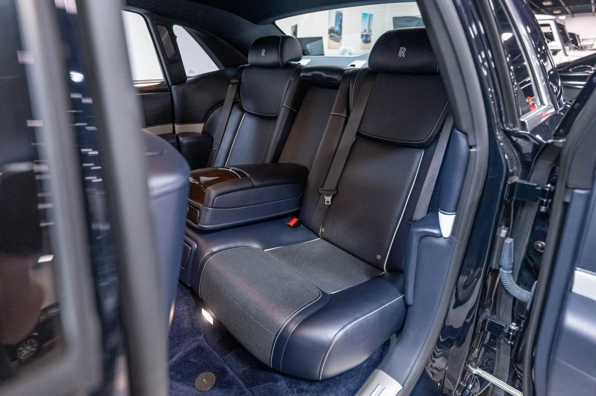 mph025_4160022982_Used_2018_Rolls_Royce_Ghost_Base_1786492649_79e38a8523
