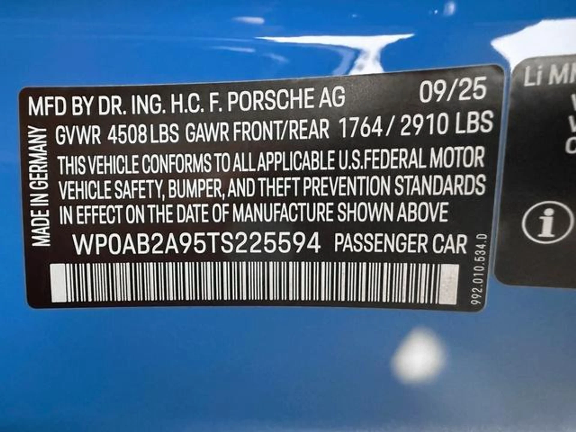 mph025_416827412_TB_Ir8fe6kywj0_W_c_Ch00_YAKK_0_E_5e029620b8