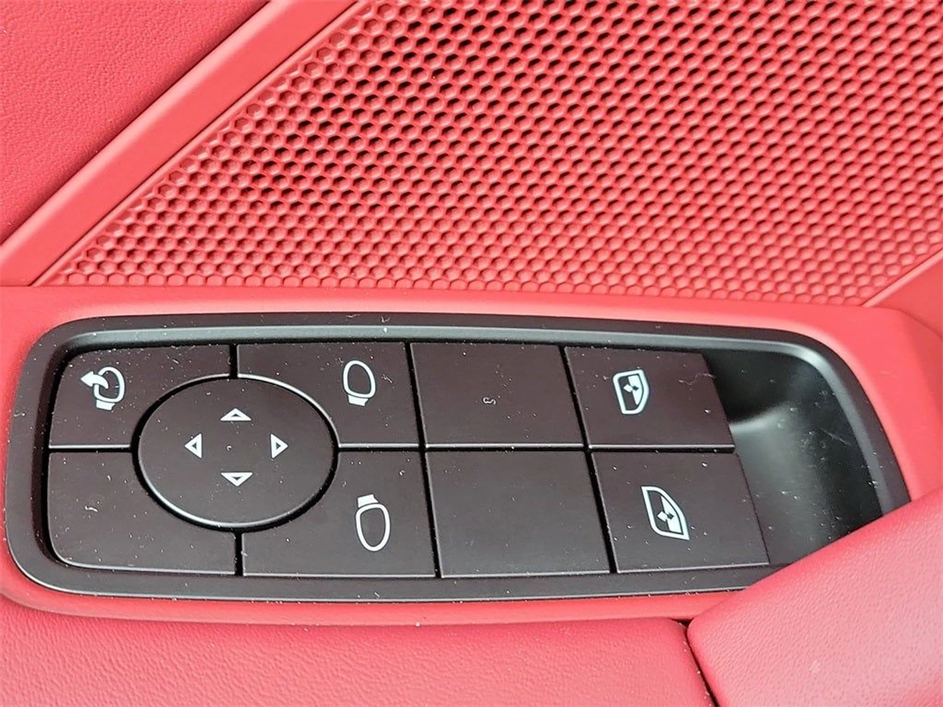 mph025_416972929_26_79fbac1542