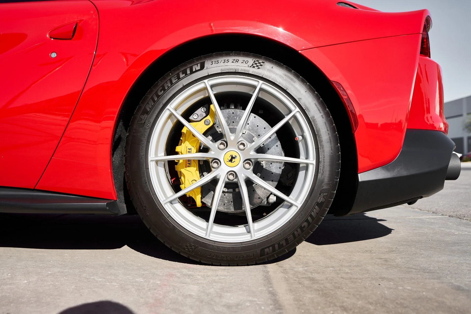 mph025_4173636260_Used_2018_Ferrari_812_Superfast_Base_1767042820_8c1f004679