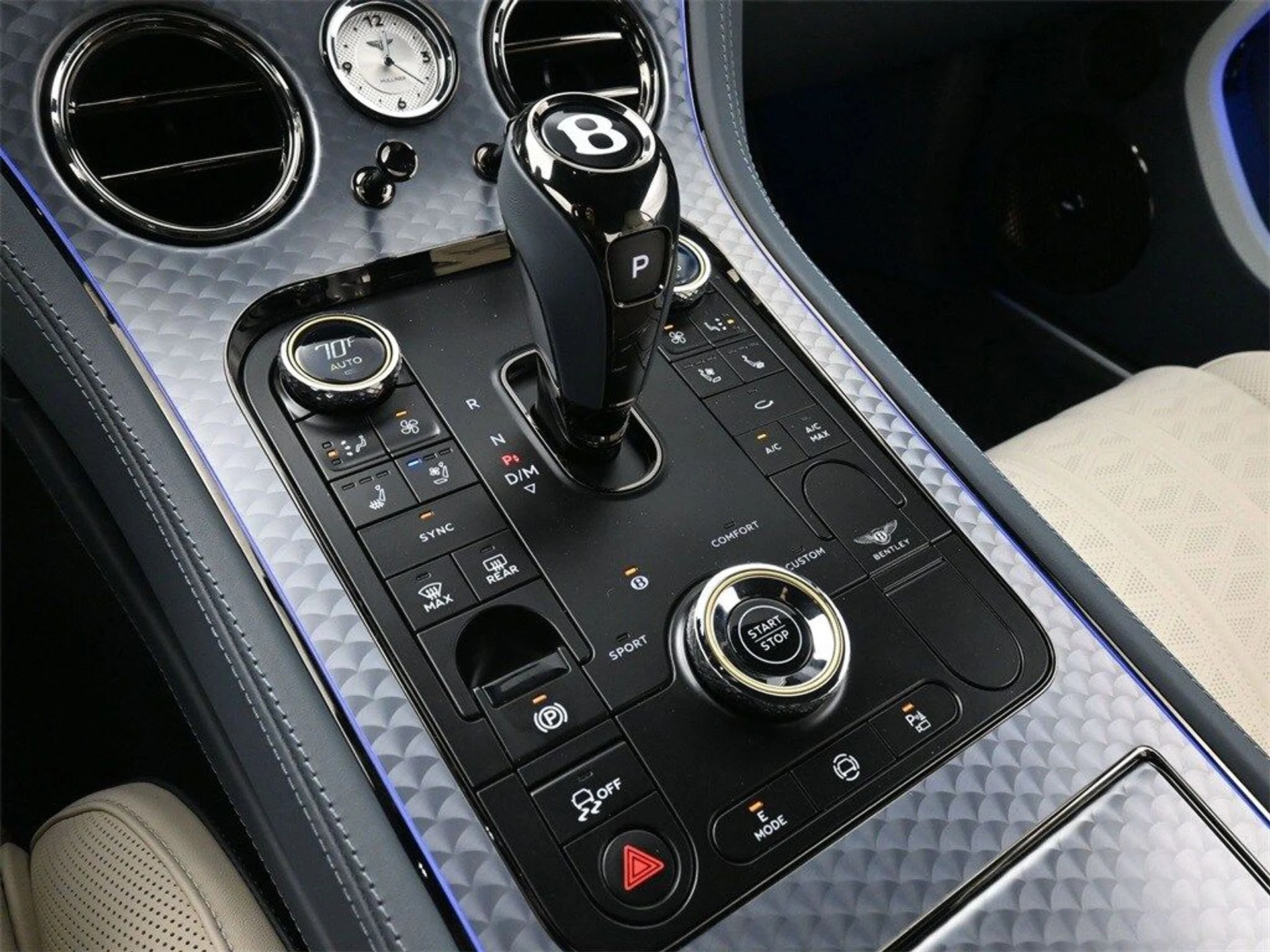 mph025_4175084618_4c3462f184d7415024c2e6e4f4d8b8cex_97fb2393c1