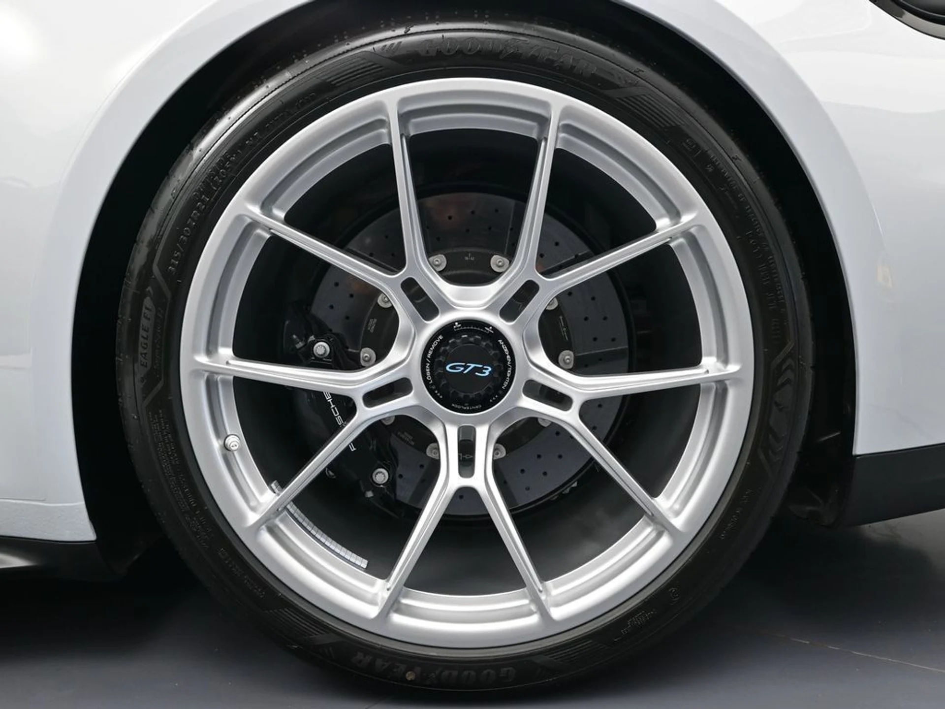 mph025_4178388730_0ead6c81567547f3b6a13db1cefd9f82x_cbaaf6a64f