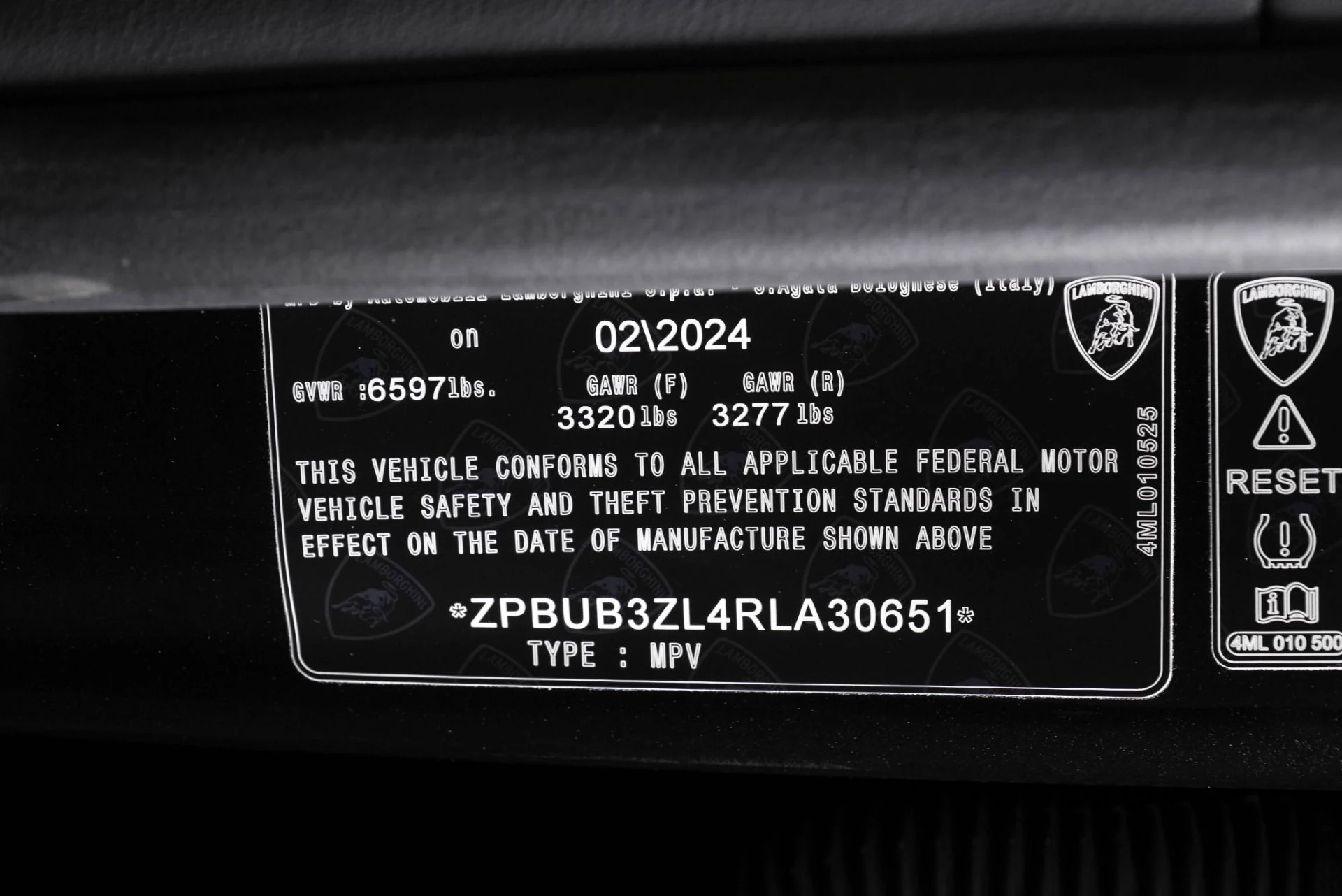 mph025_4180678710_Used_2024_Lamborghini_Urus_S_1785981549_dec56ee58b