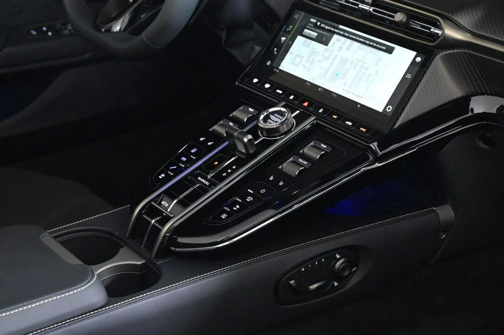 mph025_4188048991_new_2026_aston_martin_vantage_sroadster_11350_22964213_25_1024_176e5d181d