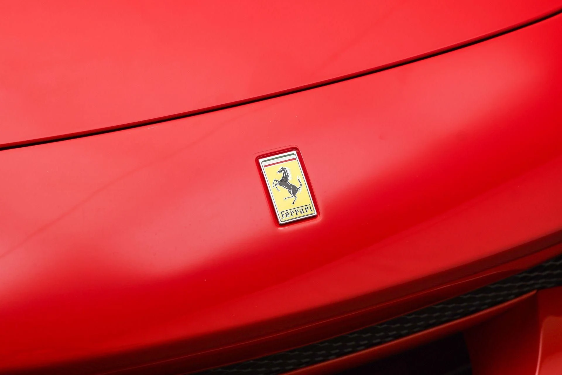 mph025_4189681496_Used_2024_Ferrari_296_GTB_Coupe_1757451973_cbc6deaf09