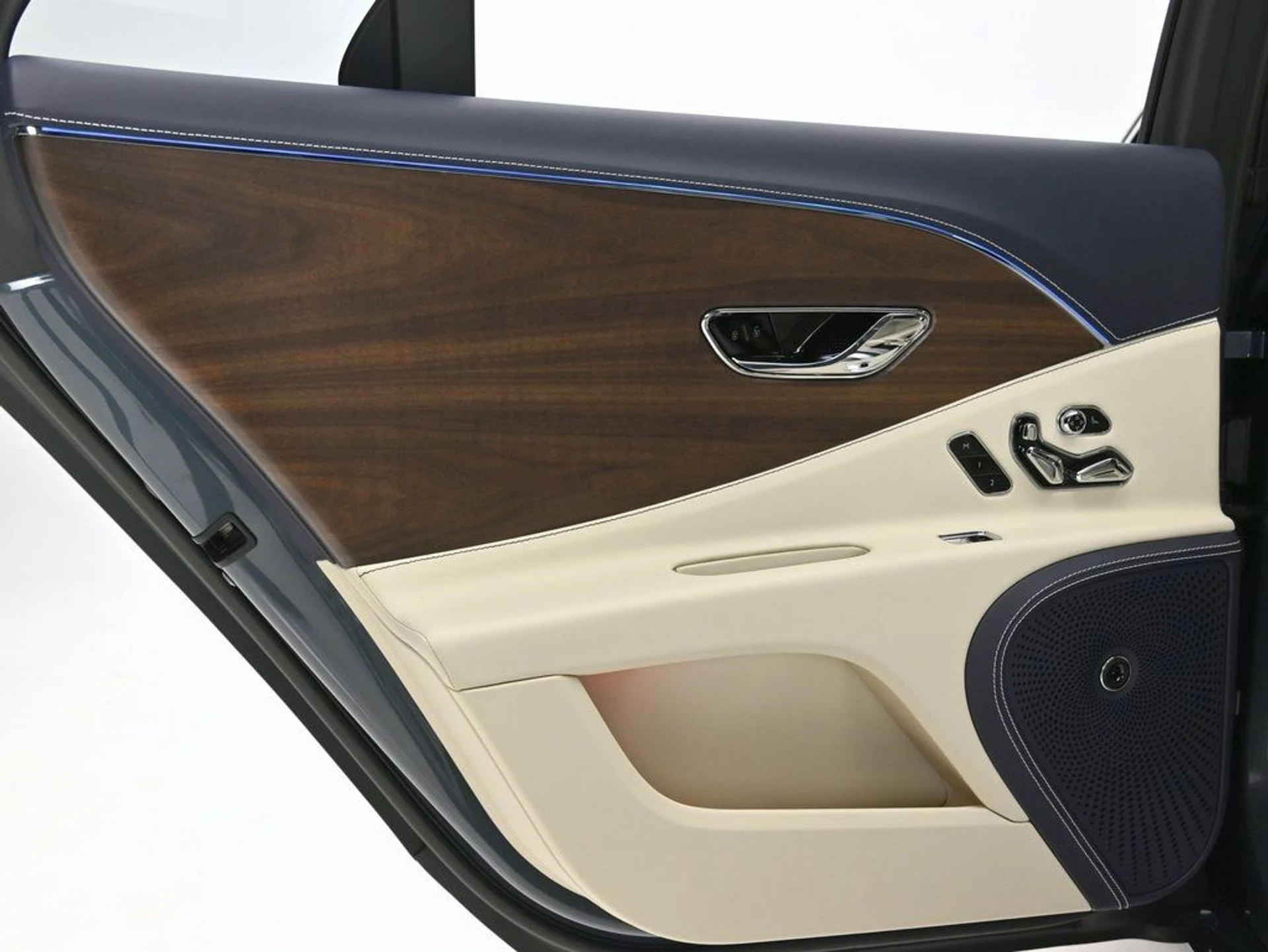 mph025_4199265997_9a816f68ea384a44bf46127cd303e0d3_315affa13f