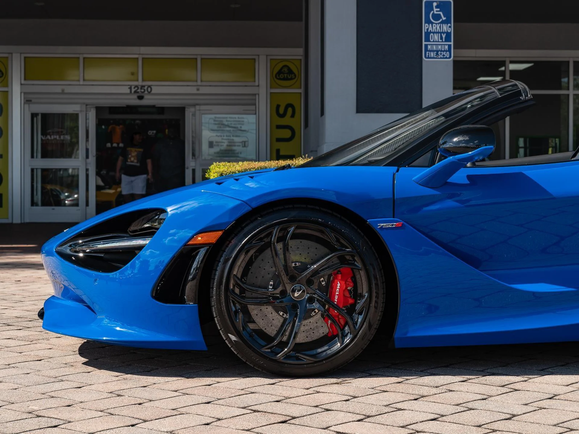 mph025_4199419669_Used_2024_Mc_Laren_750_S_Spider_1774886713_3ecfc92d5a