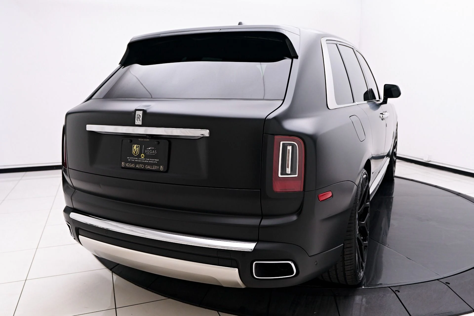 mph025_420098512_Used_2023_Rolls_Royce_Cullinan_Base_1756252218_15b8f67a77