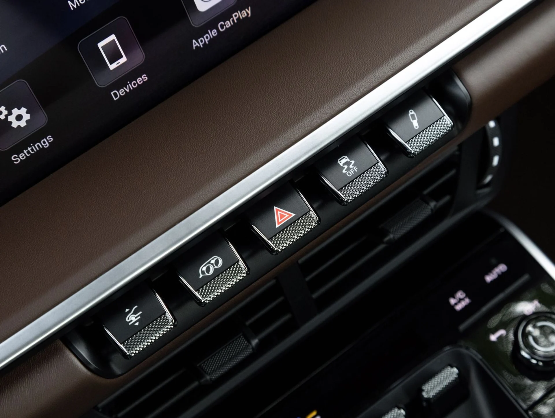 mph025_420180790_26_75715b9891