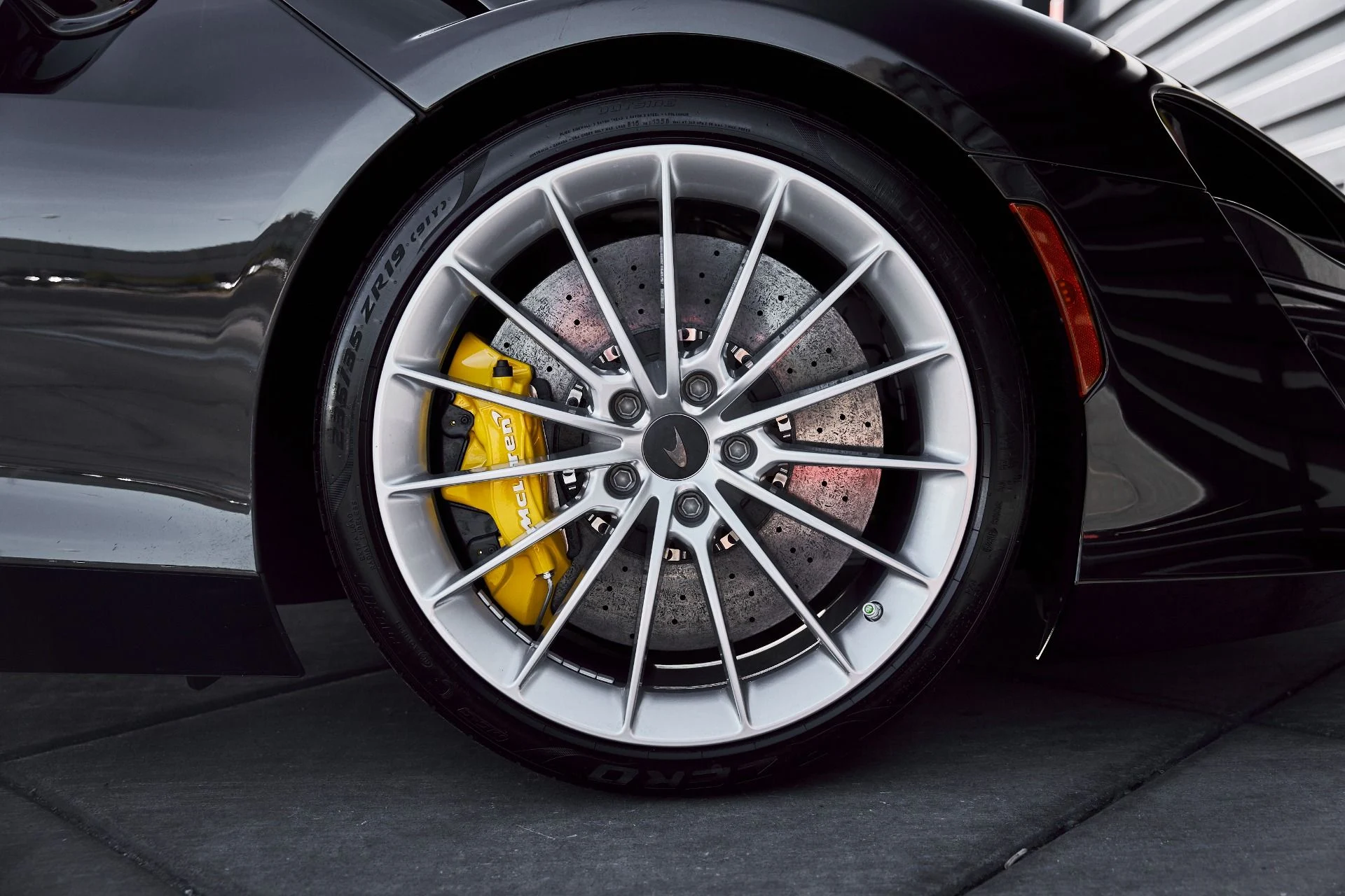 mph025_4206791987_Used_2025_Mc_Laren_Artura_Performance_1772246892_79f645b22b