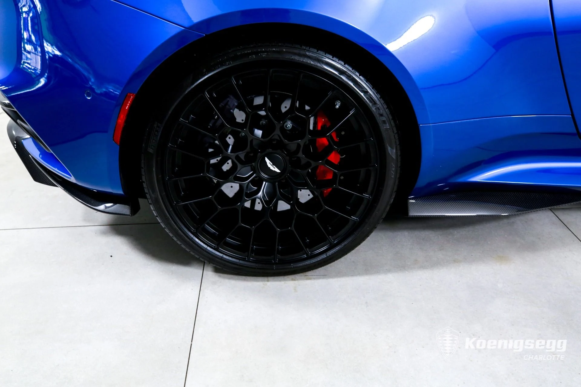 mph025_420827039_Used_2023_Aston_Martin_DBS_Ultimate_1761053866_7daa925176