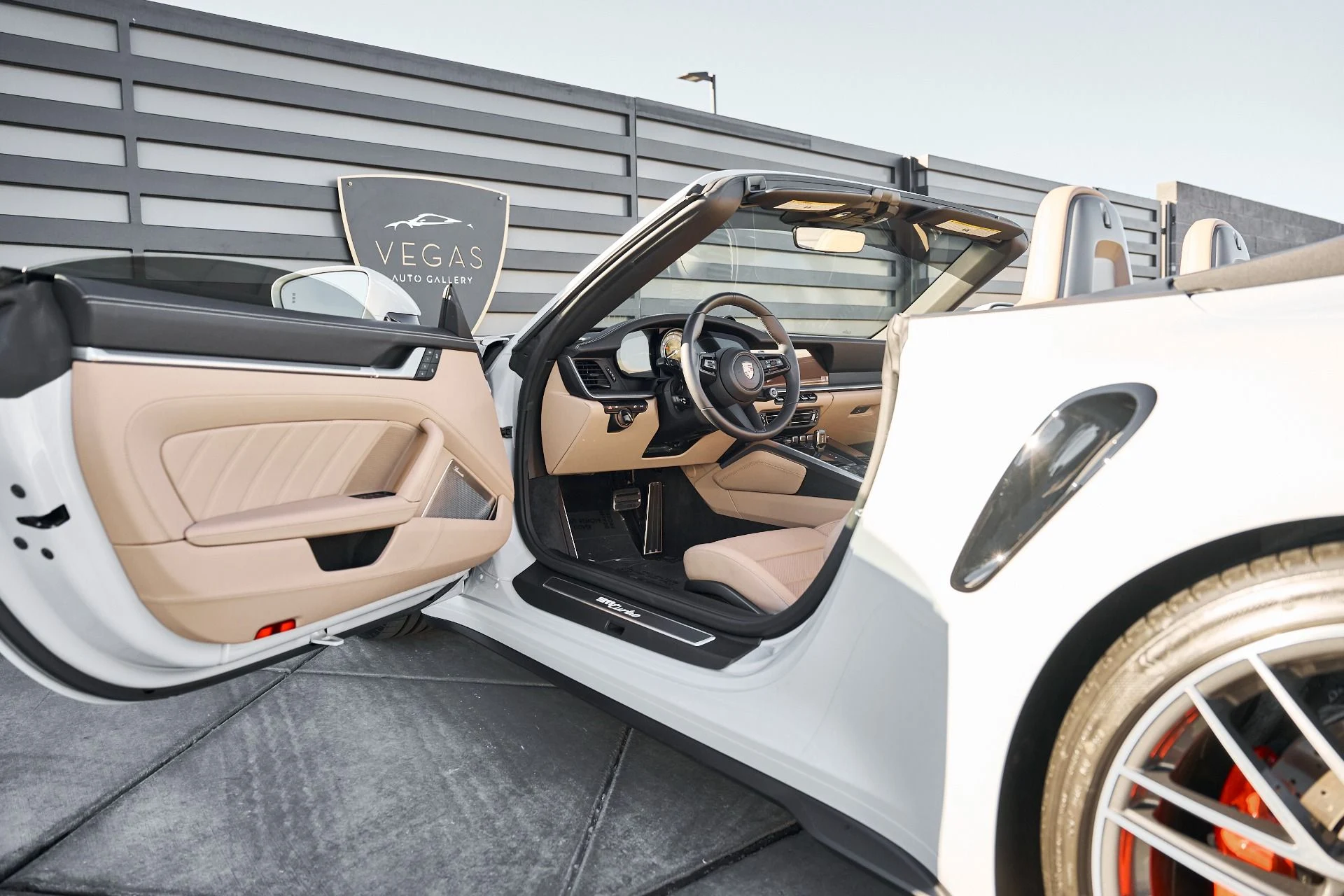 mph025_421158200_Used_2024_Porsche_911_Turbo_1768616347_86dea726df