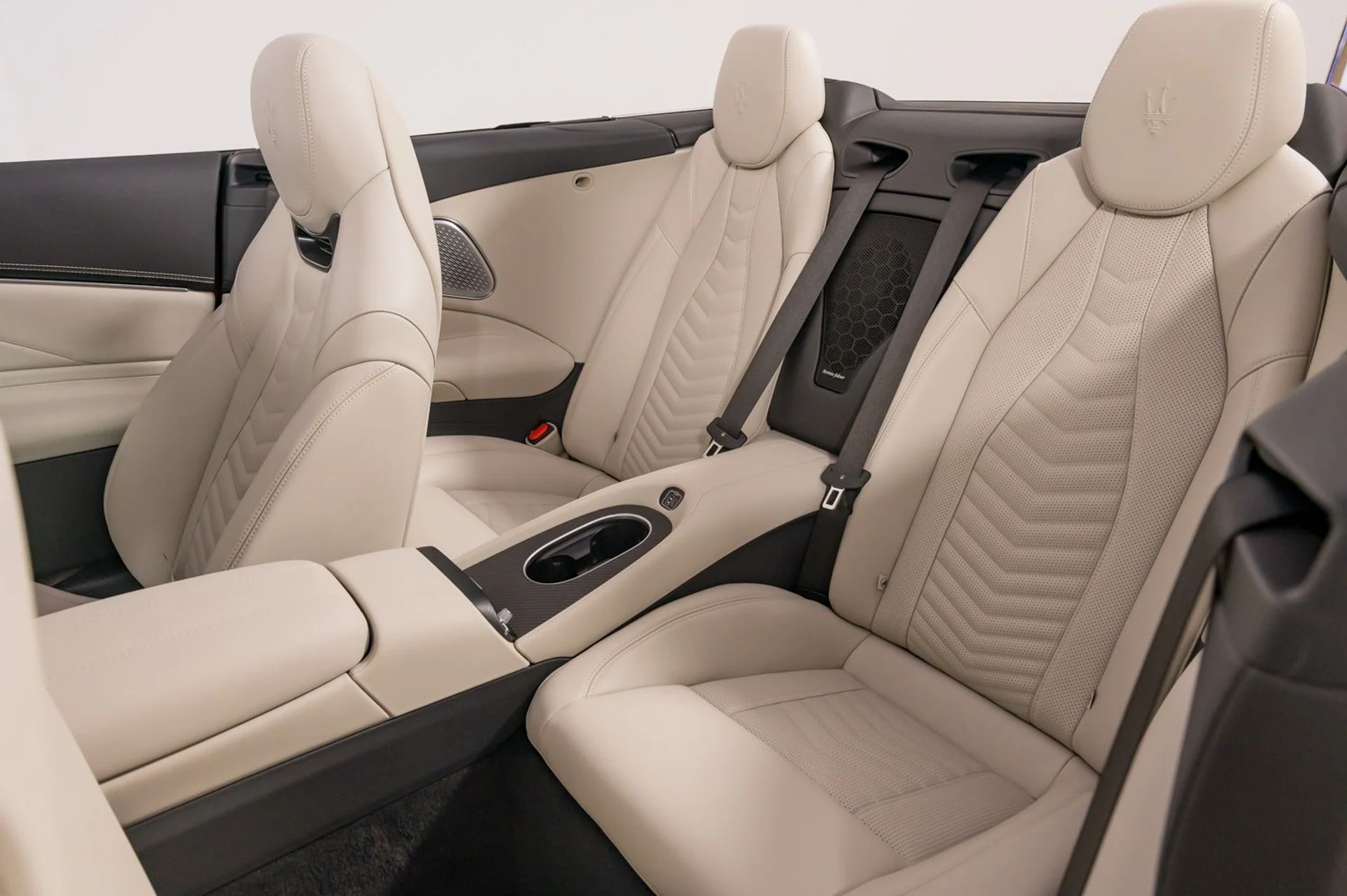 mph025_4213935552_094f72bcd40c41e8a57fc9e81951c186_f07ae81c1a