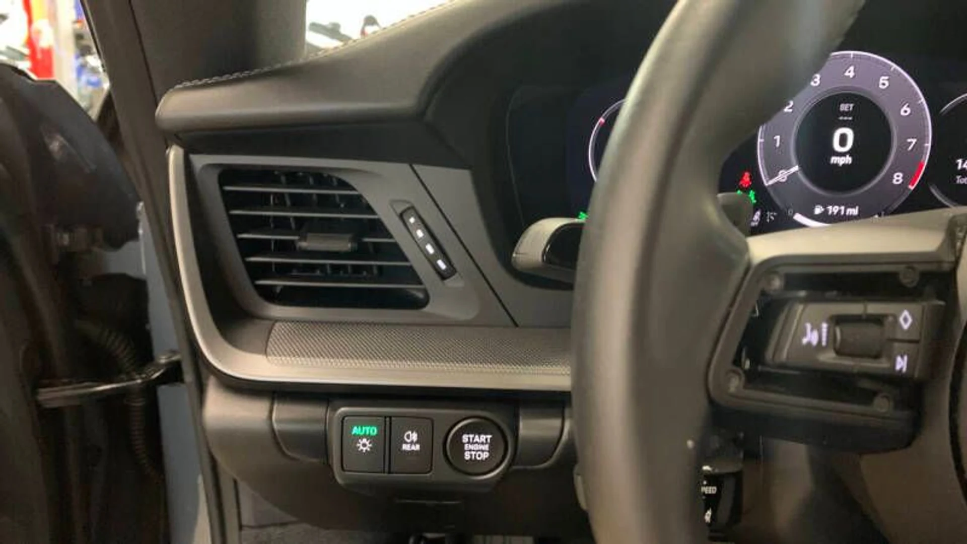 mph025_4214725982_2025_porsche_911_carrera_2dr_coupe_6abfac1d83