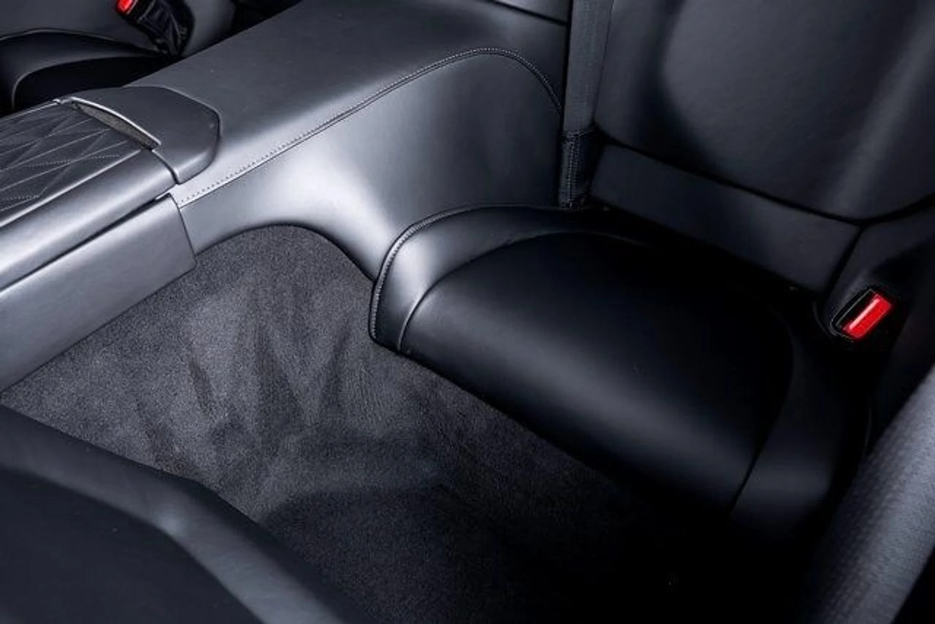 mph025_4216972985_21cde7b7b1359697916da9d5bda51885x_5b125c5dd7