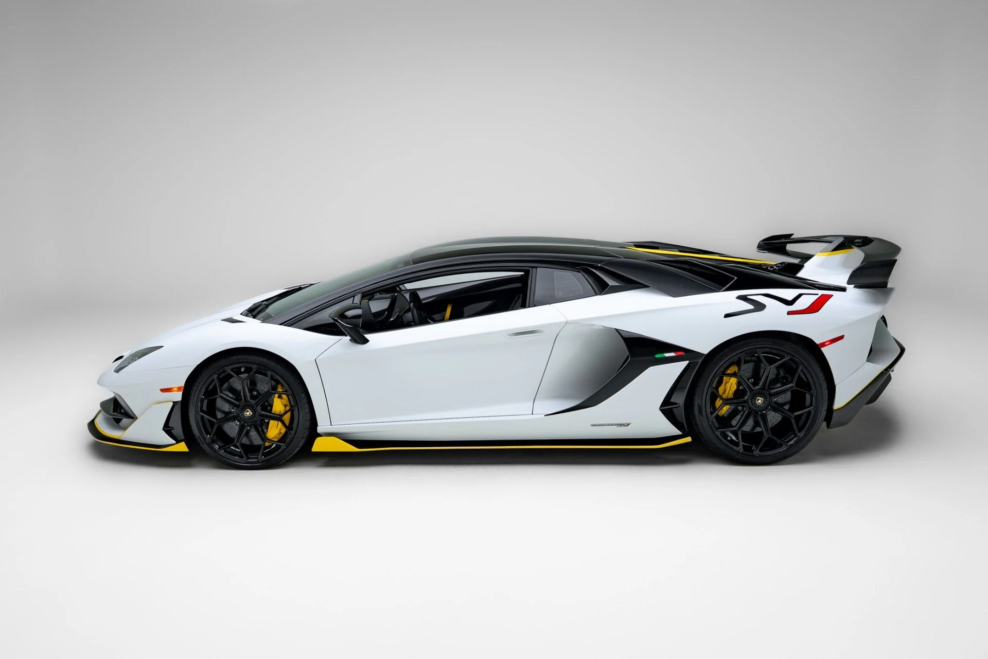 mph025_4221136489_Used_2021_Lamborghini_Aventador_LP_770_4_SVJ_1776372314_db02a4fc54