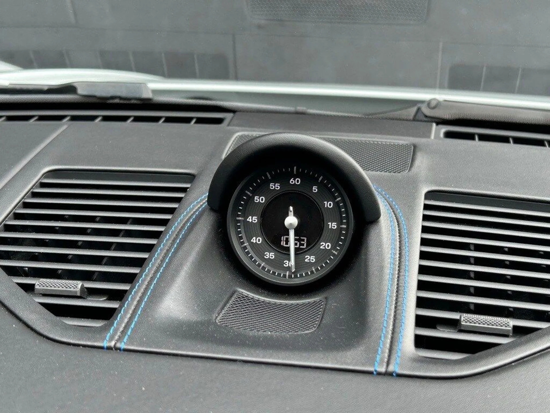 mph025_4223309460_ee505590ca8d5d93e237f8dc522060c0x_4e97b8a943