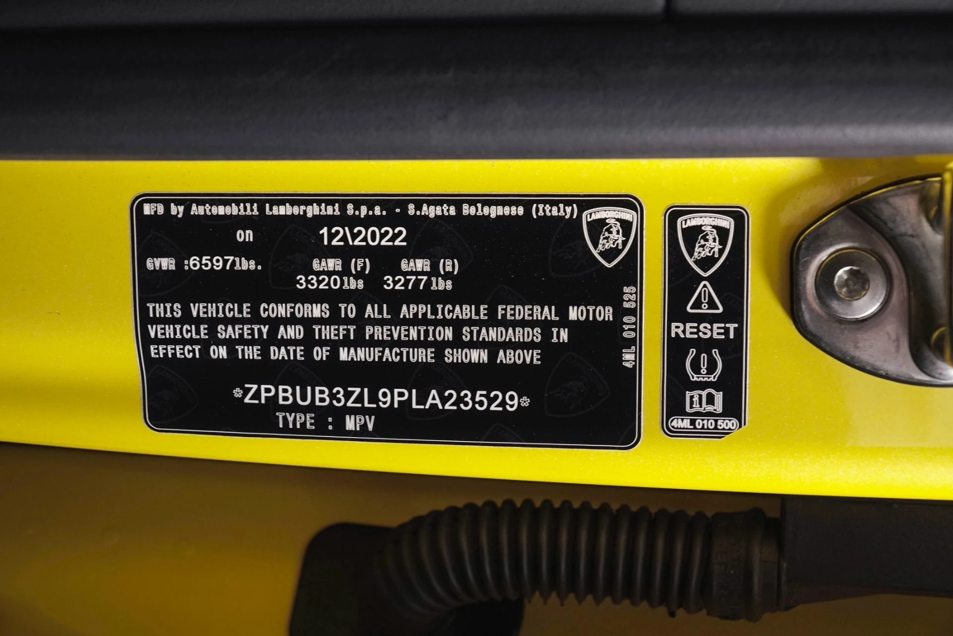 mph025_4232460579_Used_2023_Lamborghini_Urus_S_1782321107_fbb1cf4e3f