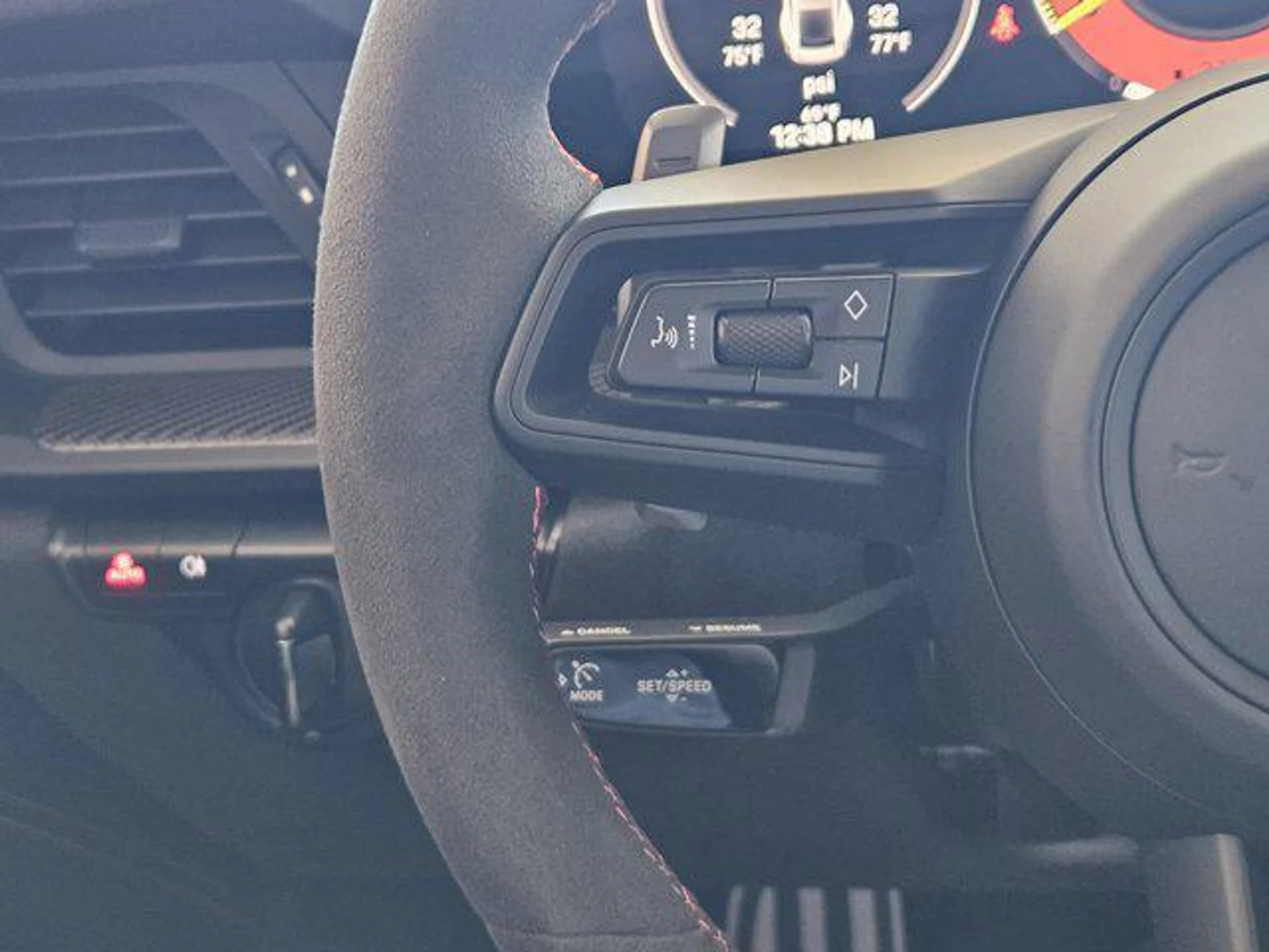 mph025_424195112_0yx9e_DI_3x02_P_Cc_Q6_Qsa_J_t_t_LE_145d8f0635