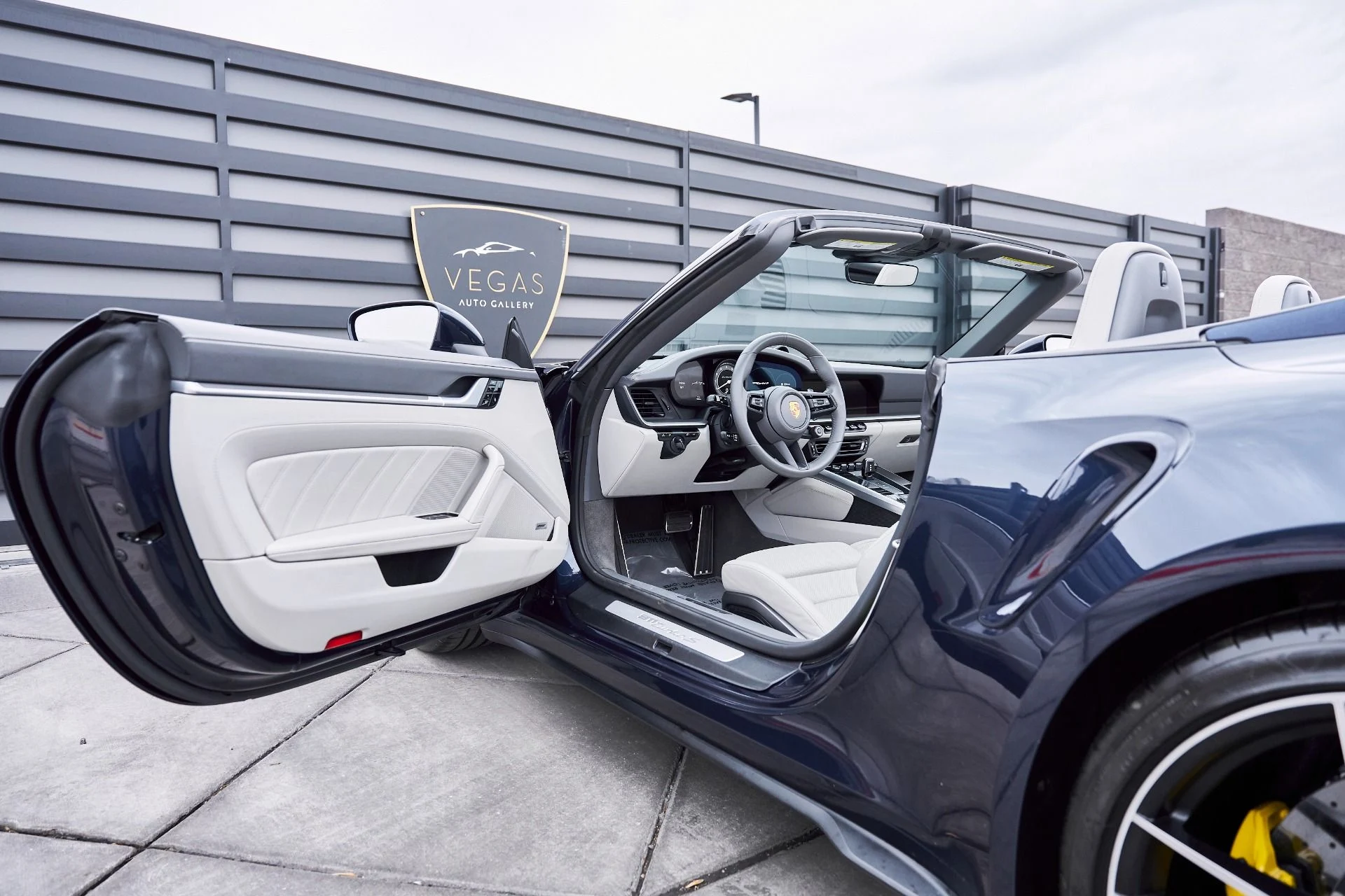 mph025_4249943111_Used_2021_Porsche_911_Turbo_S_1767217429_695929c470